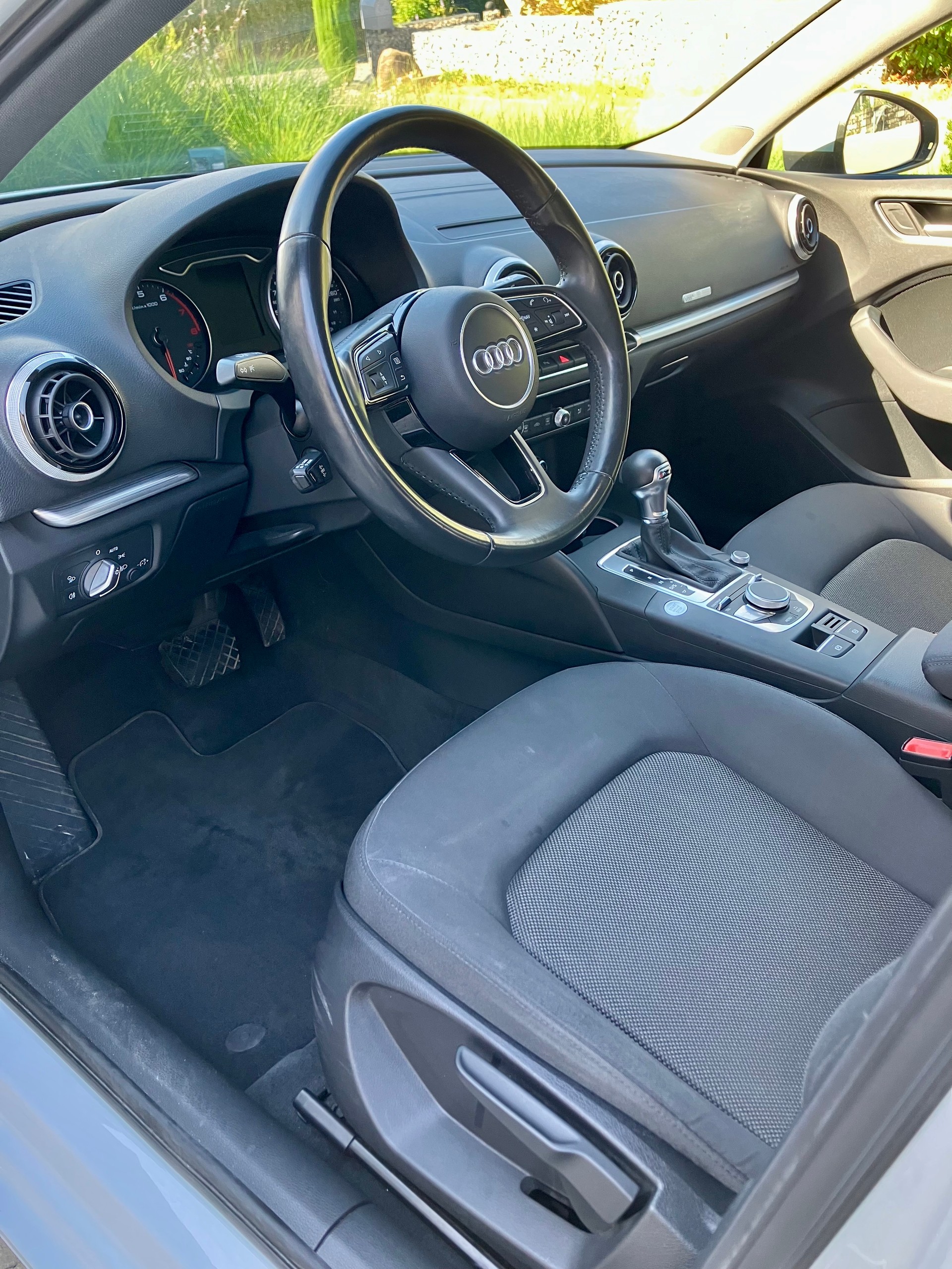 AUDI 1.4 T FSI S-Tronic-image-12