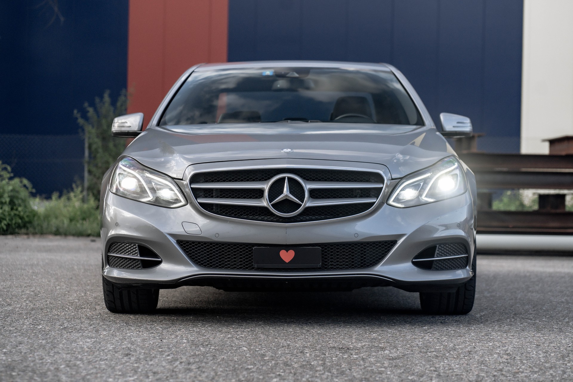 MERCEDES-BENZ E 220 CDI Avantgarde 7G-Tronic * AB MFK * TECHNISCH EINWANDNFREI *-image-1