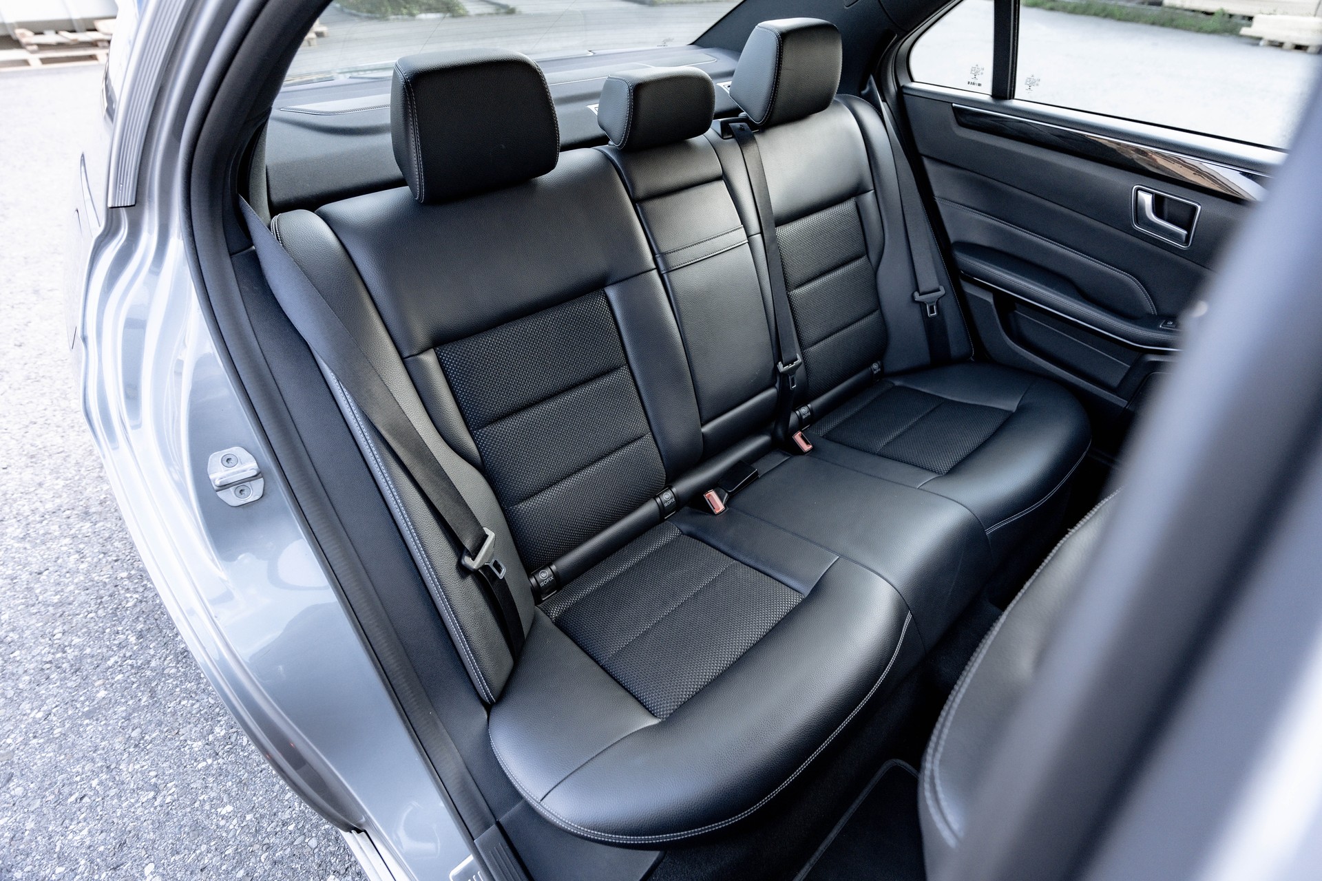 MERCEDES-BENZ E 220 CDI Avantgarde 7G-Tronic * AB MFK * TECHNISCH EINWANDNFREI *-image-16