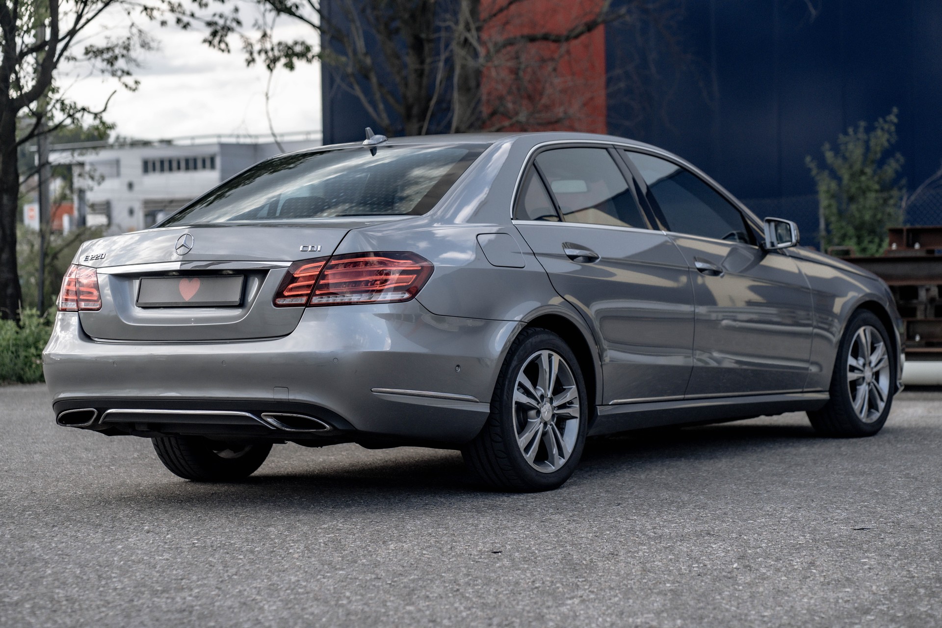 MERCEDES-BENZ E 220 CDI Avantgarde 7G-Tronic * AB MFK * TECHNISCH EINWANDNFREI *-image-5