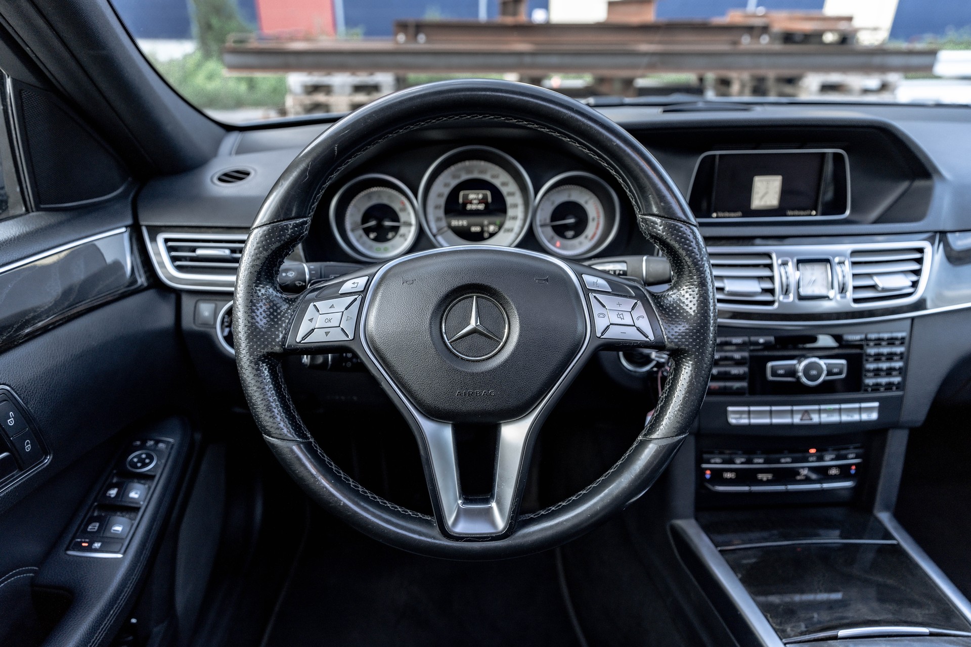 MERCEDES-BENZ E 220 CDI Avantgarde 7G-Tronic * AB MFK * TECHNISCH EINWANDNFREI *-image-11