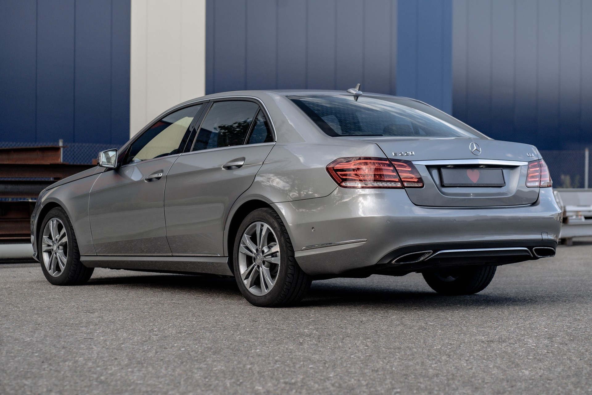 MERCEDES-BENZ E 220 CDI Avantgarde 7G-Tronic * AB MFK * TECHNISCH EINWANDNFREI *-image-3