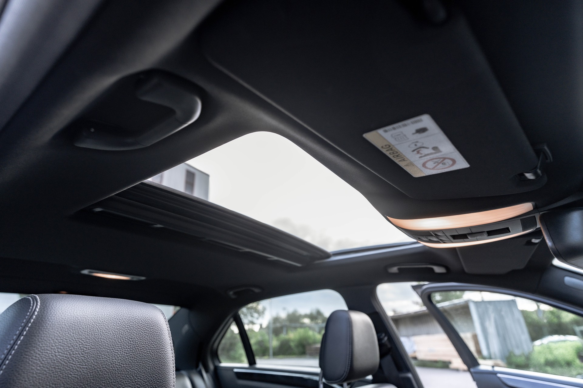 MERCEDES-BENZ E 220 CDI Avantgarde 7G-Tronic * AB MFK * TECHNISCH EINWANDNFREI *-image-17
