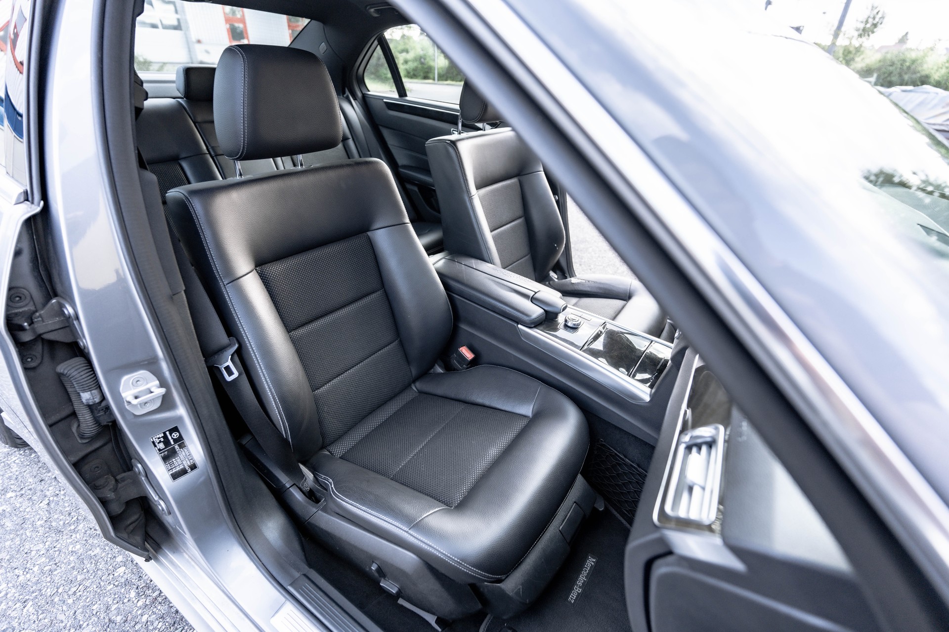 MERCEDES-BENZ E 220 CDI Avantgarde 7G-Tronic * AB MFK * TECHNISCH EINWANDNFREI *-image-14