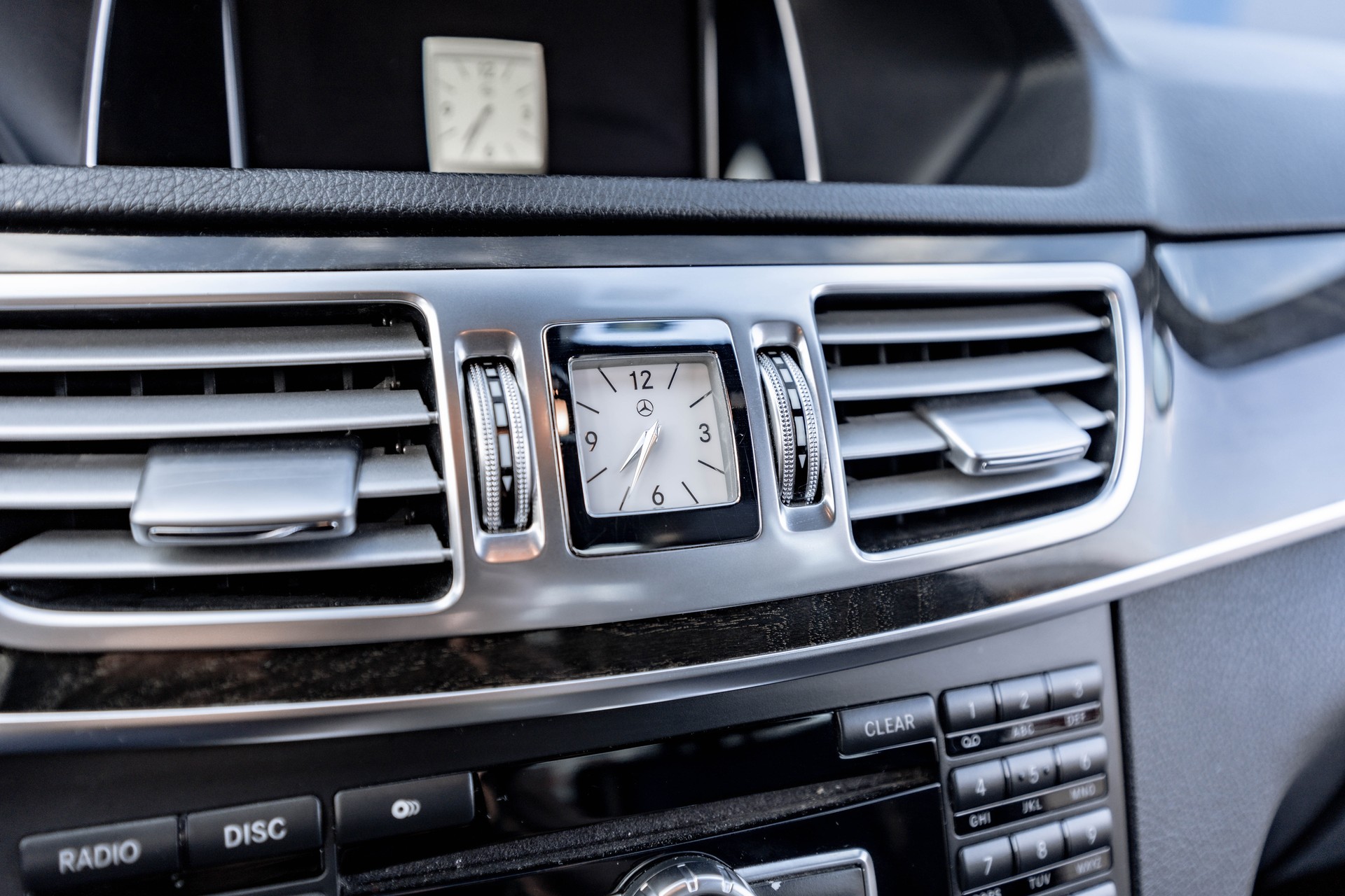 MERCEDES-BENZ E 220 CDI Avantgarde 7G-Tronic * AB MFK * TECHNISCH EINWANDNFREI *-image-21