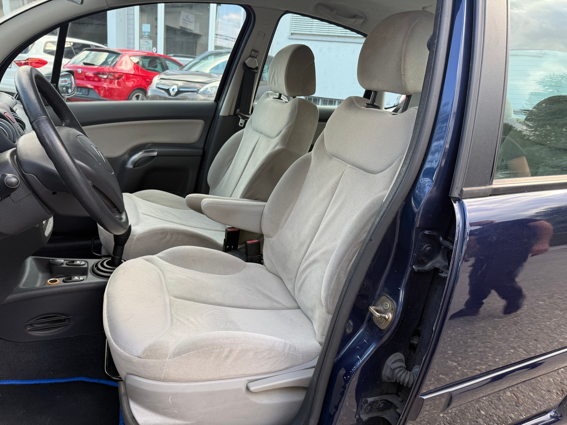 CITROEN C3 1.4i Exclusive-image-9