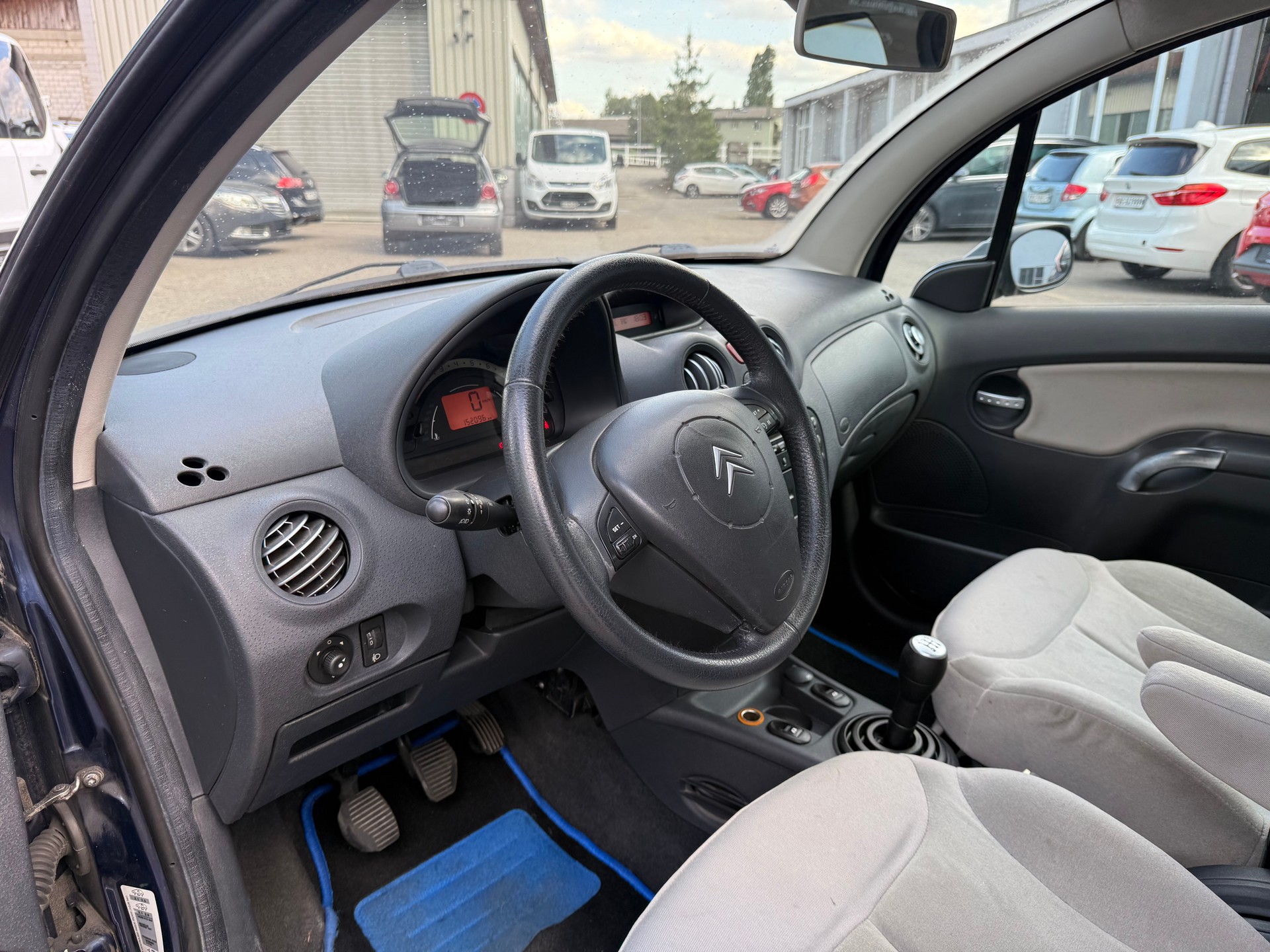 CITROEN C3 1.4i Exclusive-image-5
