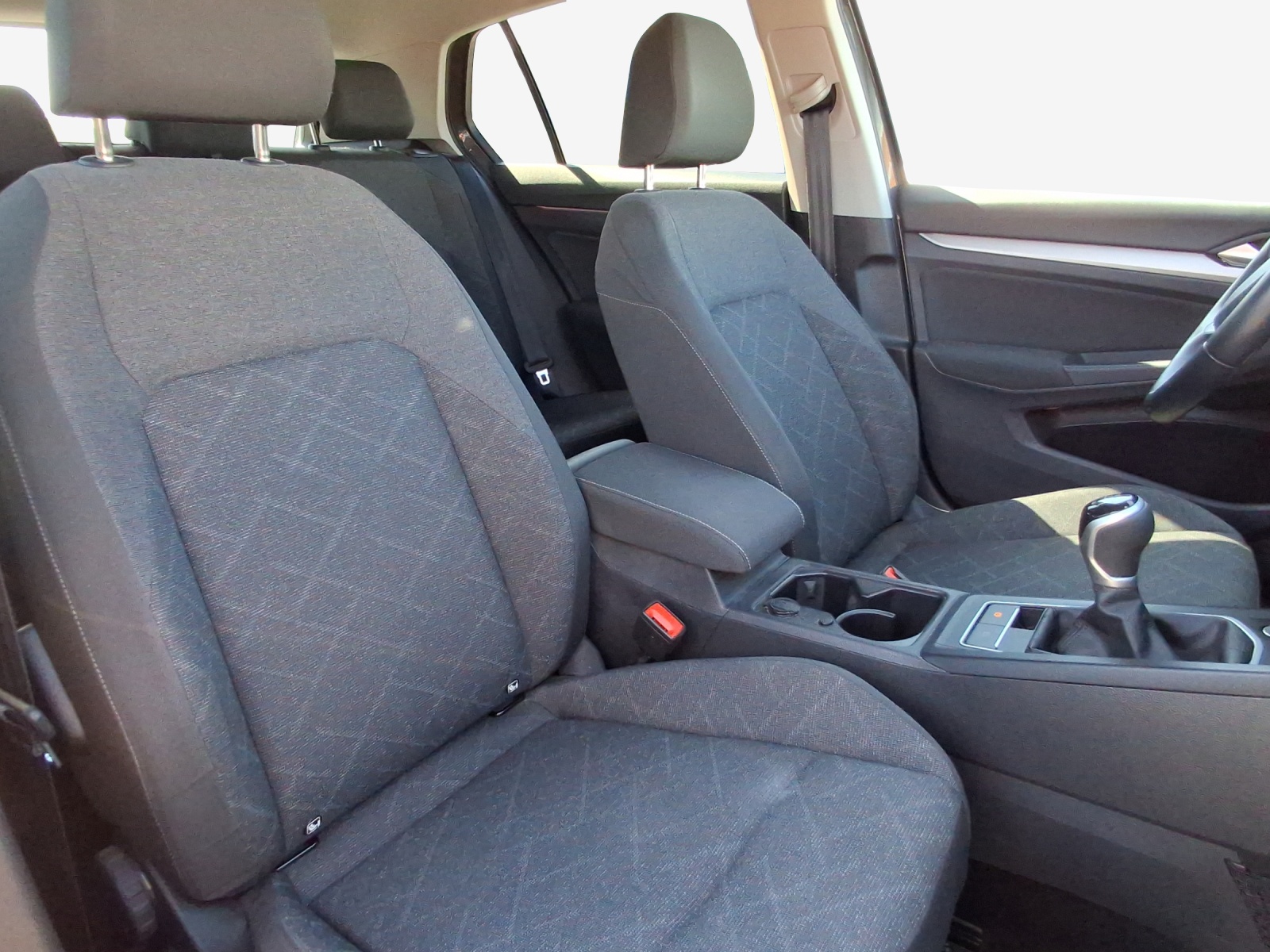 VW Golf 1.5 TSI ACT Life-image-15