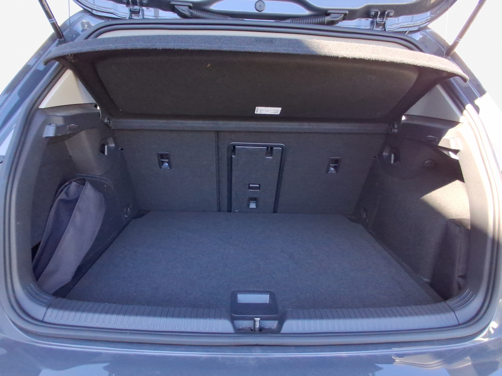 VW Golf 1.5 TSI ACT Life-image-12