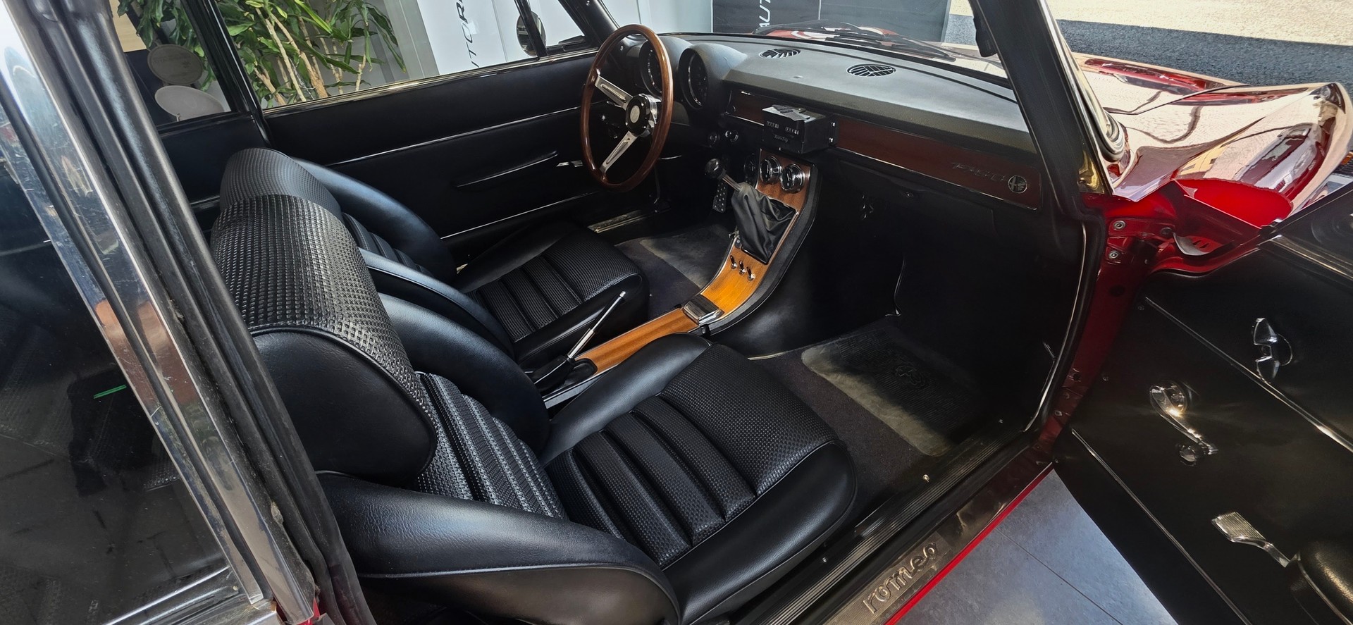 ALFA ROMEO 1750-image-8
