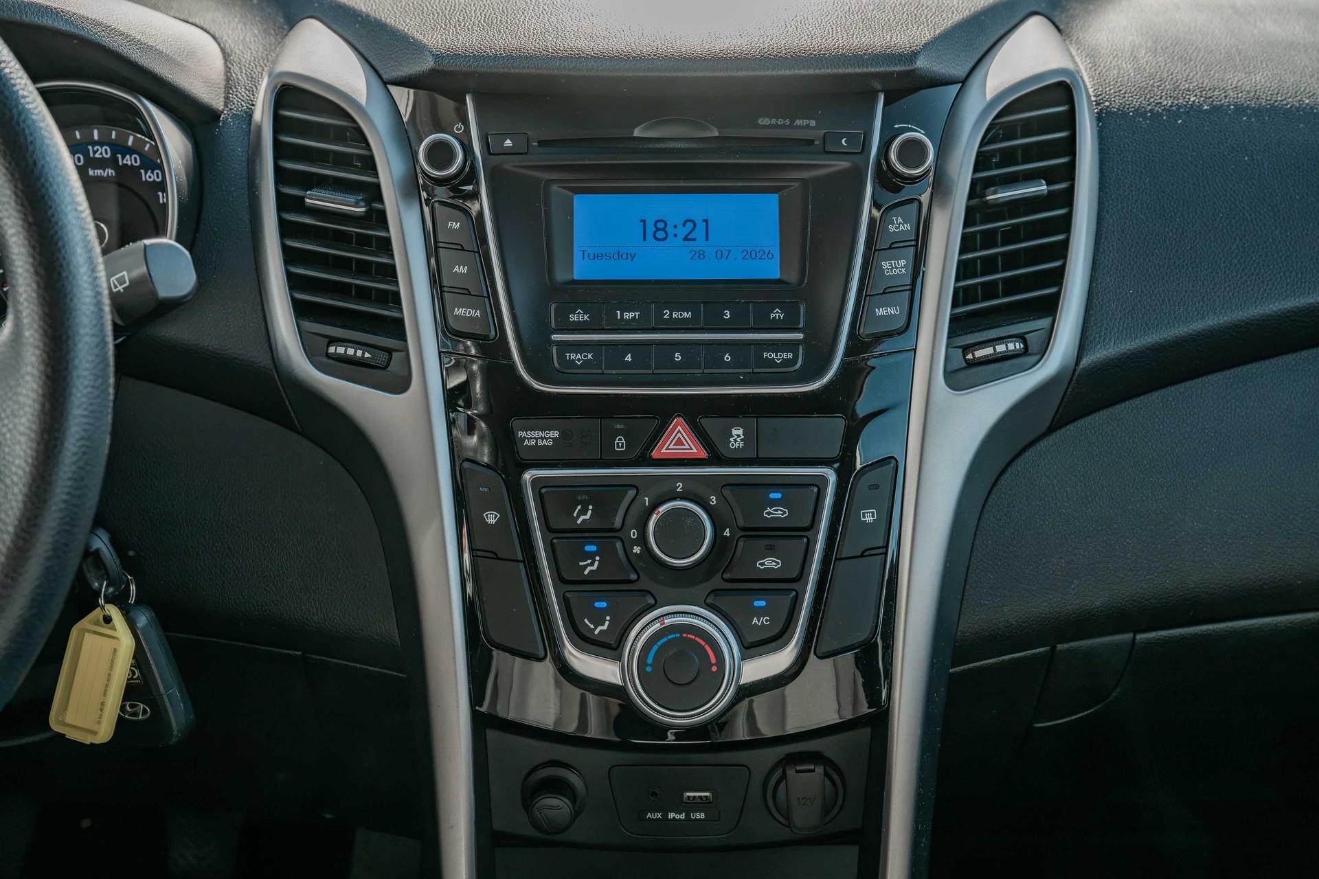 HYUNDAI i30 1.4 Pica-image-13