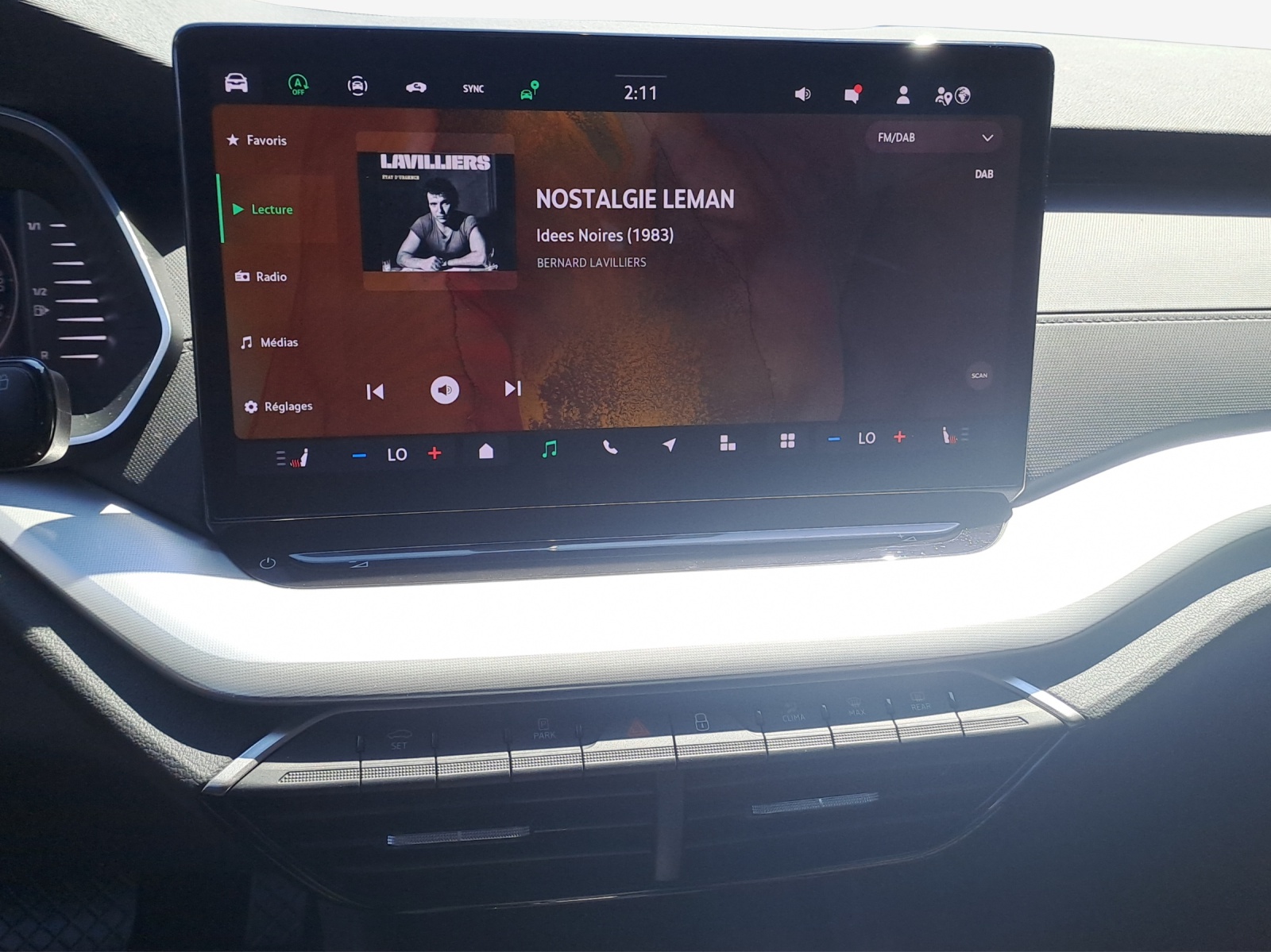 SKODA Octavia Combi 2.0 TDI DSG Selection-image-10