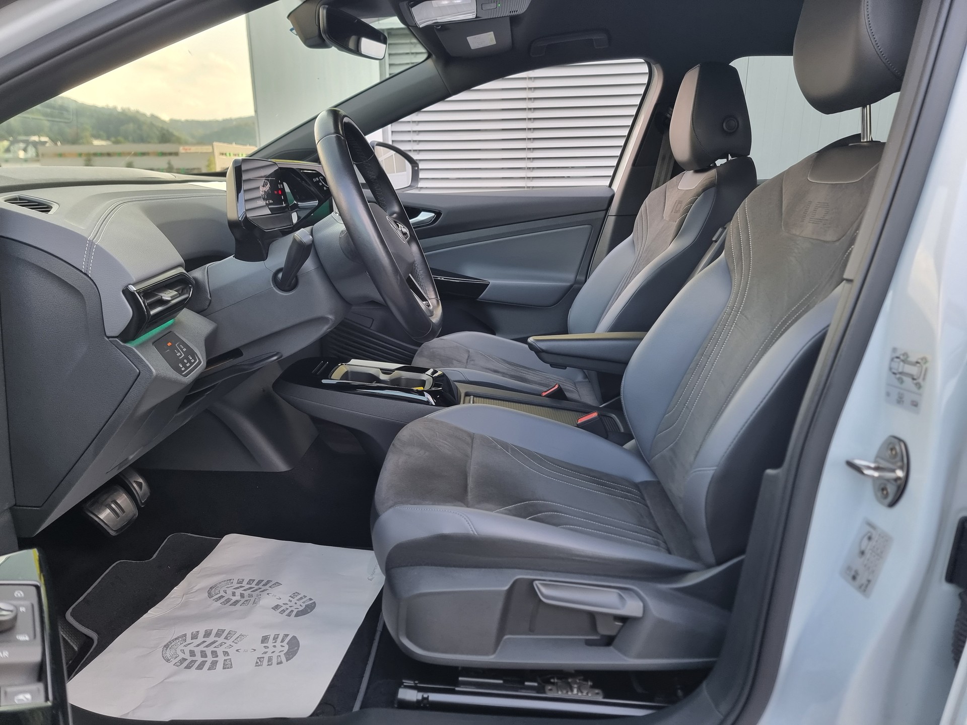 VW ID.4 Pro Performance 77 kWh Life Plus-image-8