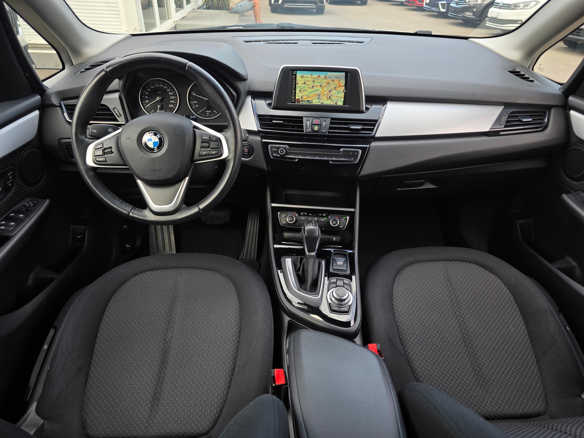 BMW 220d xDrive Active Tourer Steptronic * CH-Fahrzeug * Frisch ab MFK *-image-10