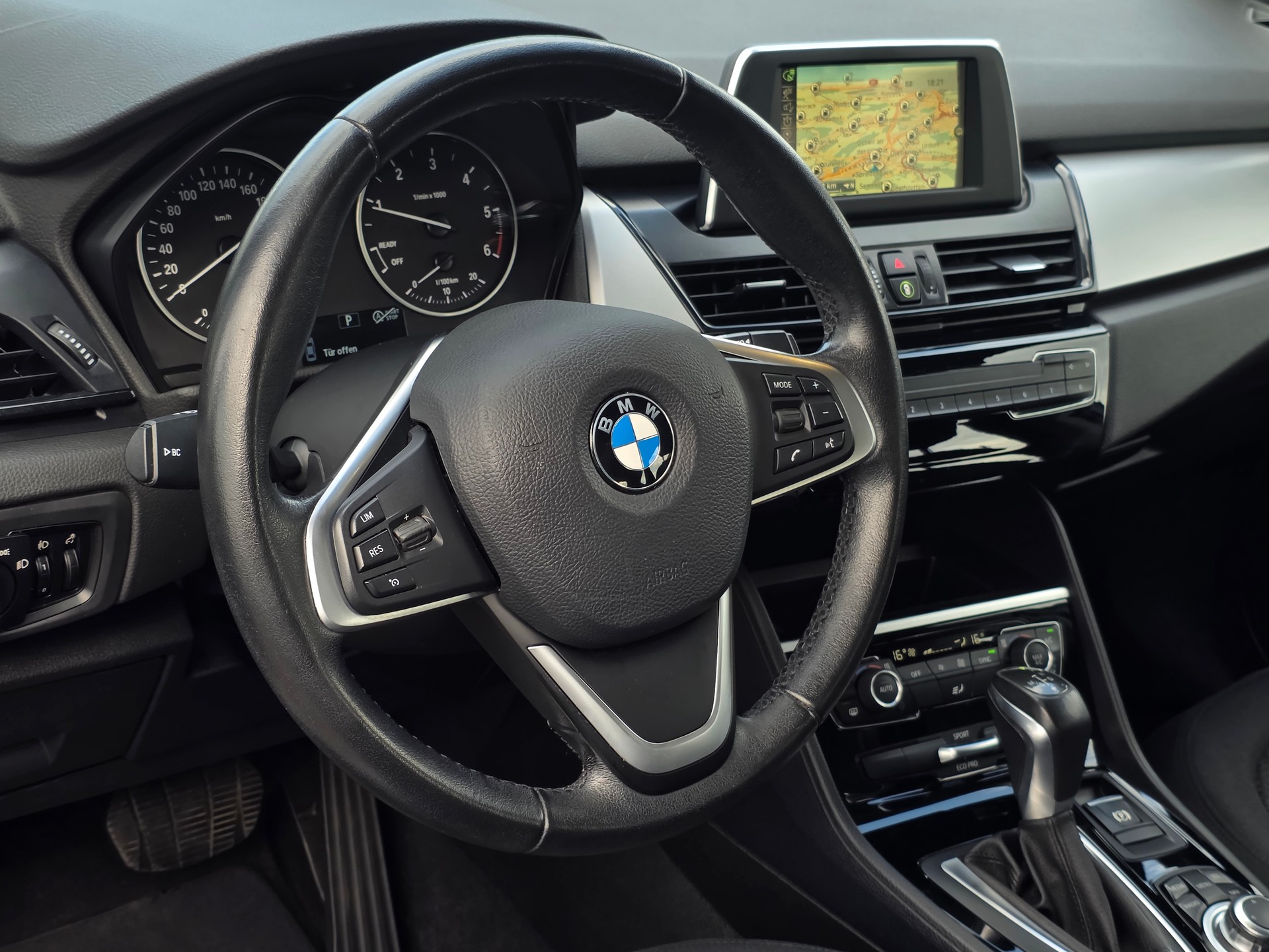 BMW 220d xDrive Active Tourer Steptronic * CH-Fahrzeug * Frisch ab MFK *-image-9