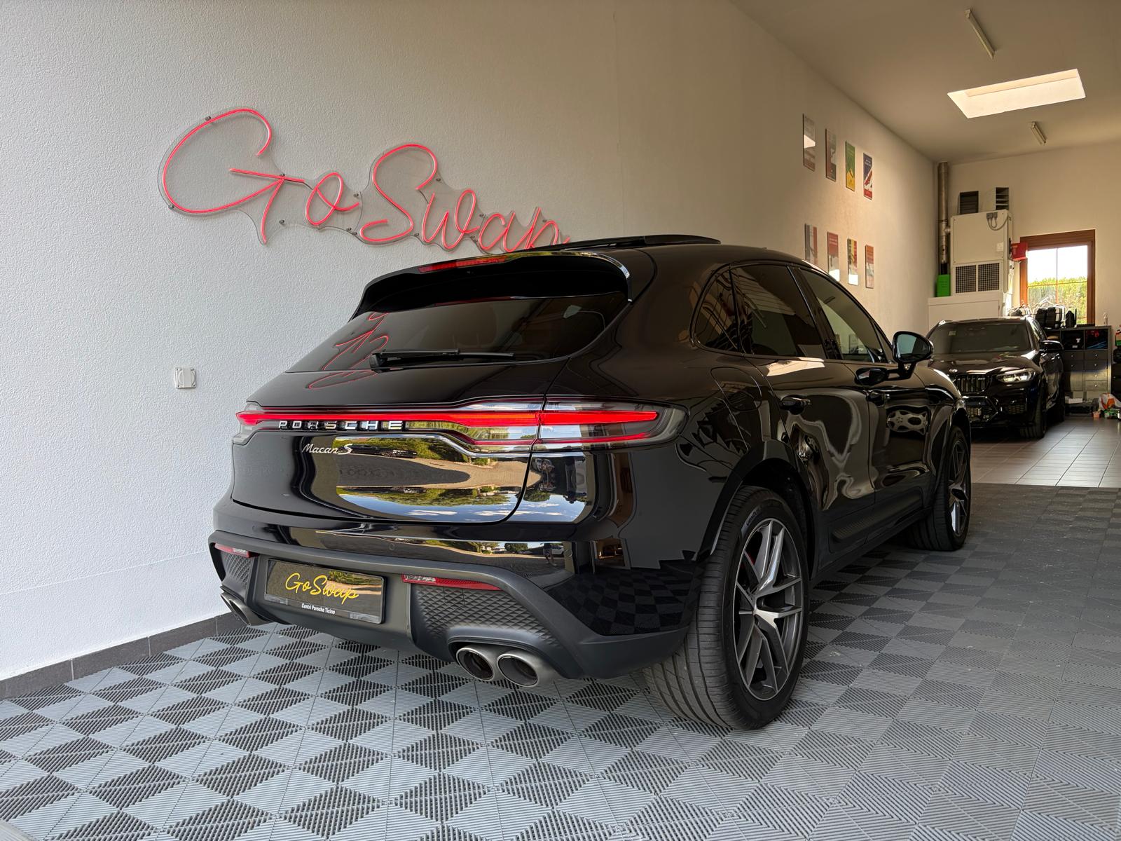 PORSCHE Macan S PDK-image-3