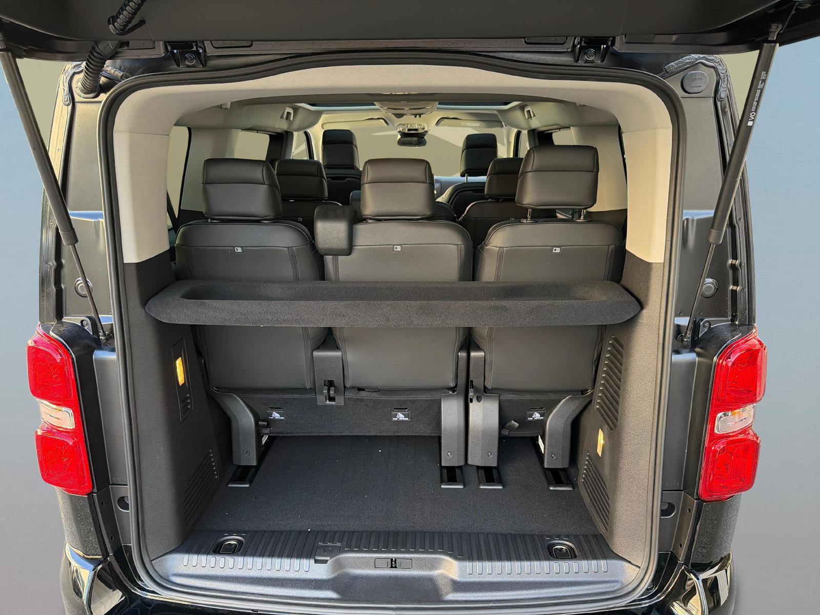 PEUGEOT Traveller Standard 2.2 BlueHDi 180 Business VIP S/S-image-11
