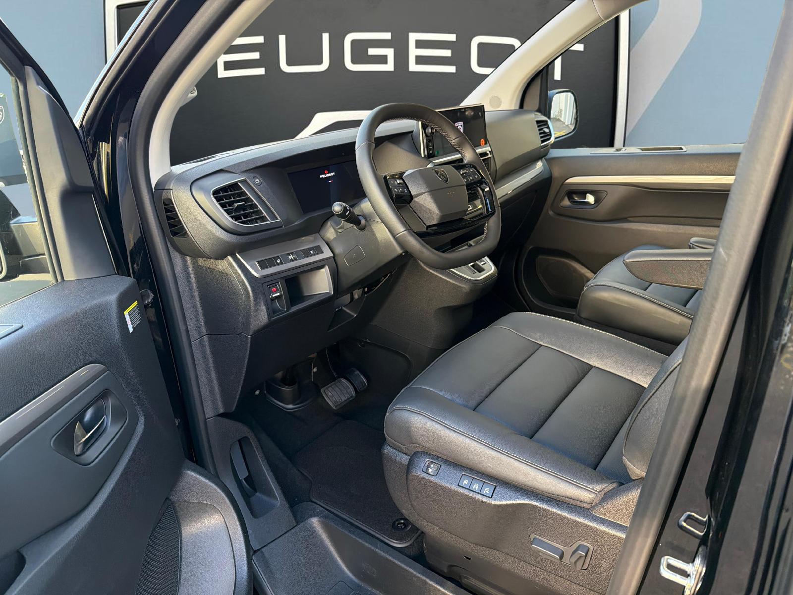 PEUGEOT Traveller Standard 2.2 BlueHDi 180 Business VIP S/S-image-12