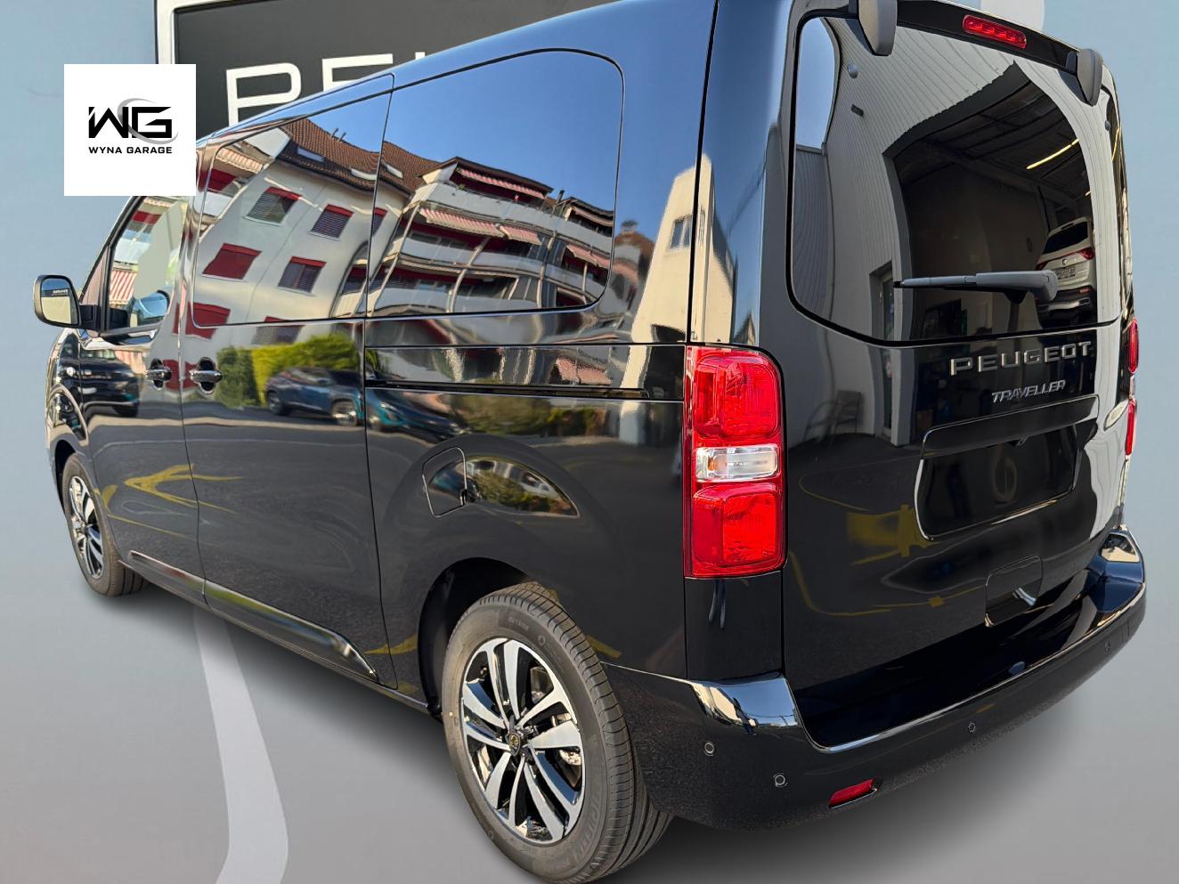 PEUGEOT Traveller Standard 2.2 BlueHDi 180 Business VIP S/S-image-2