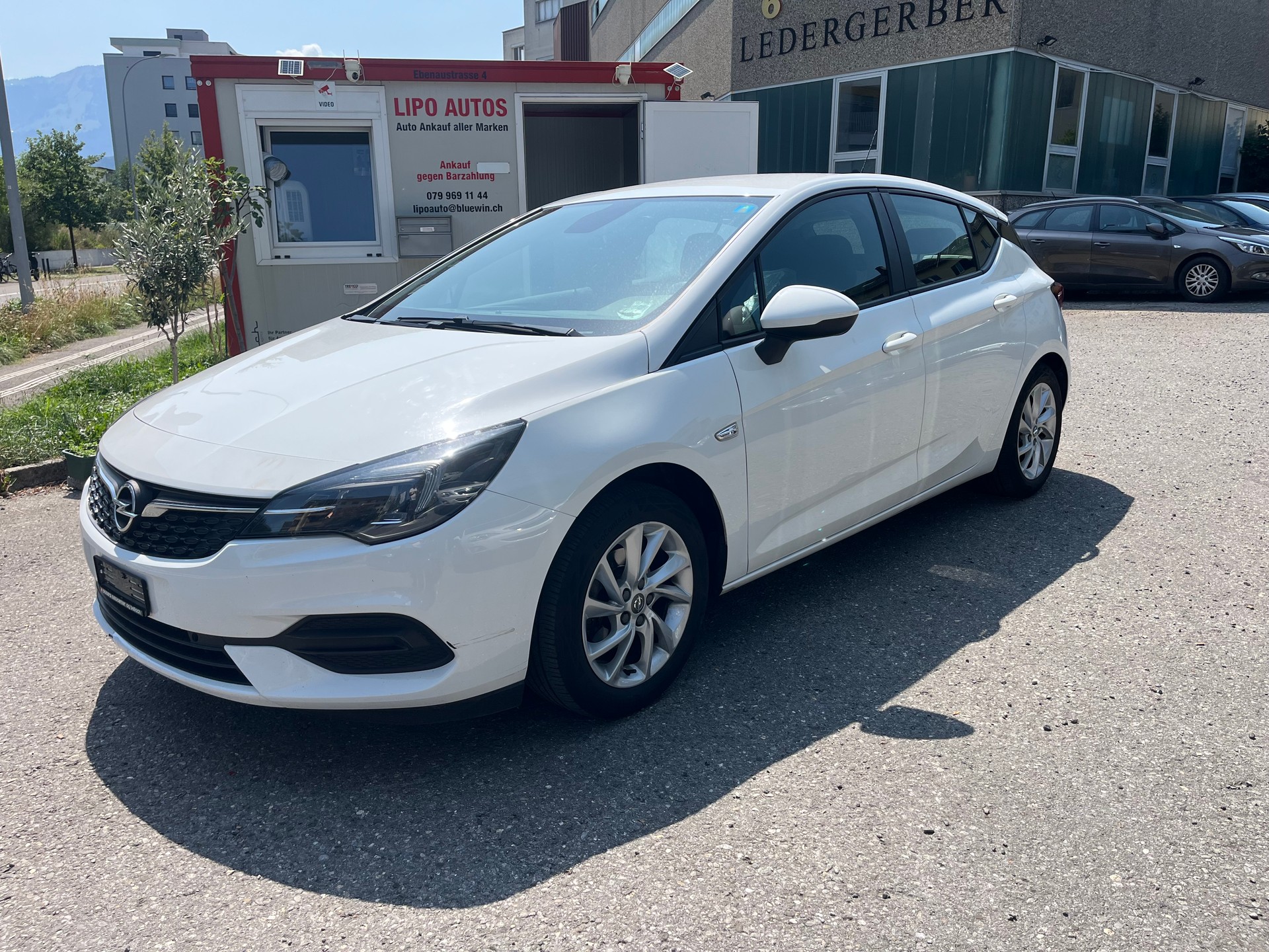 OPEL Astra 1.2i Turbo Elegance-image-1