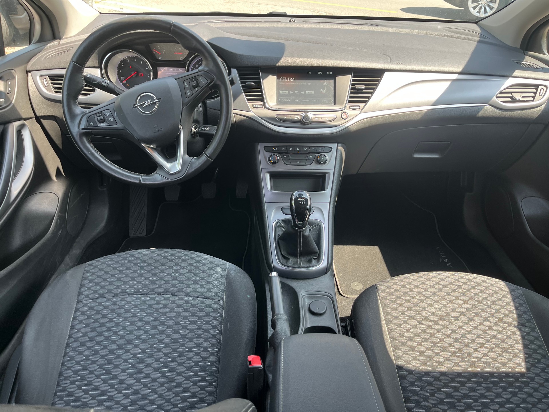 OPEL Astra 1.2i Turbo Elegance-image-7