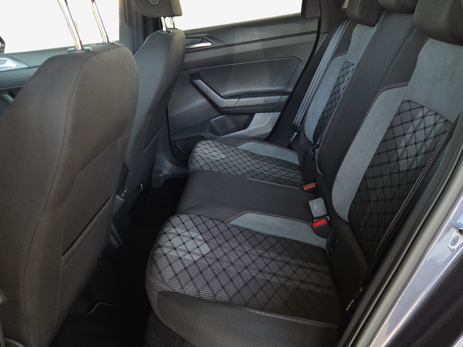 VW Polo 1.0 TSI R-Line DSG-image-11