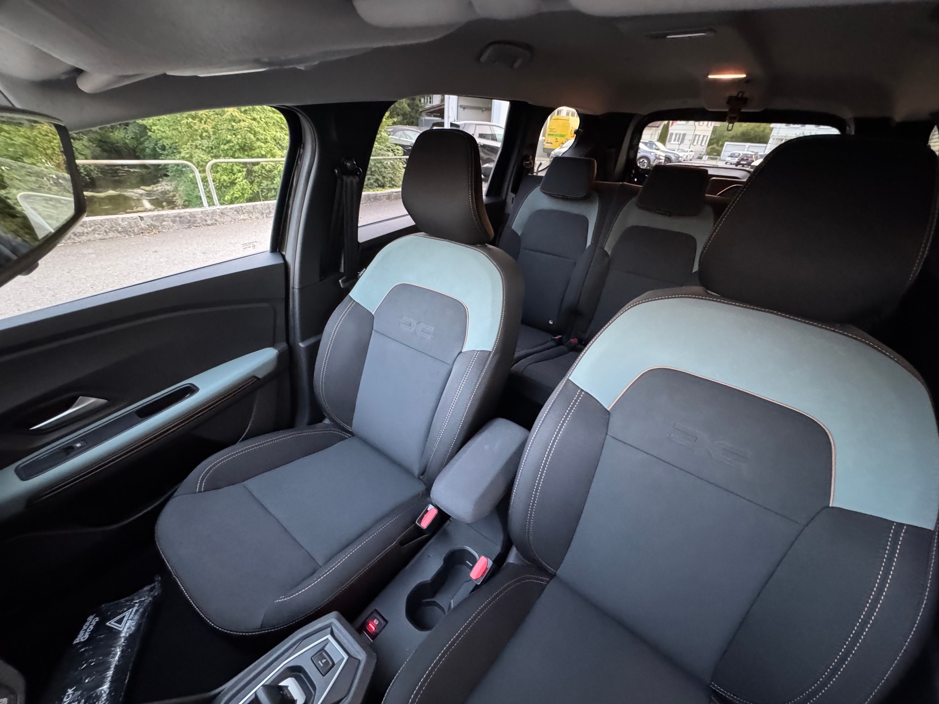 DACIA Jogger HEV 155 Extreme-image-14