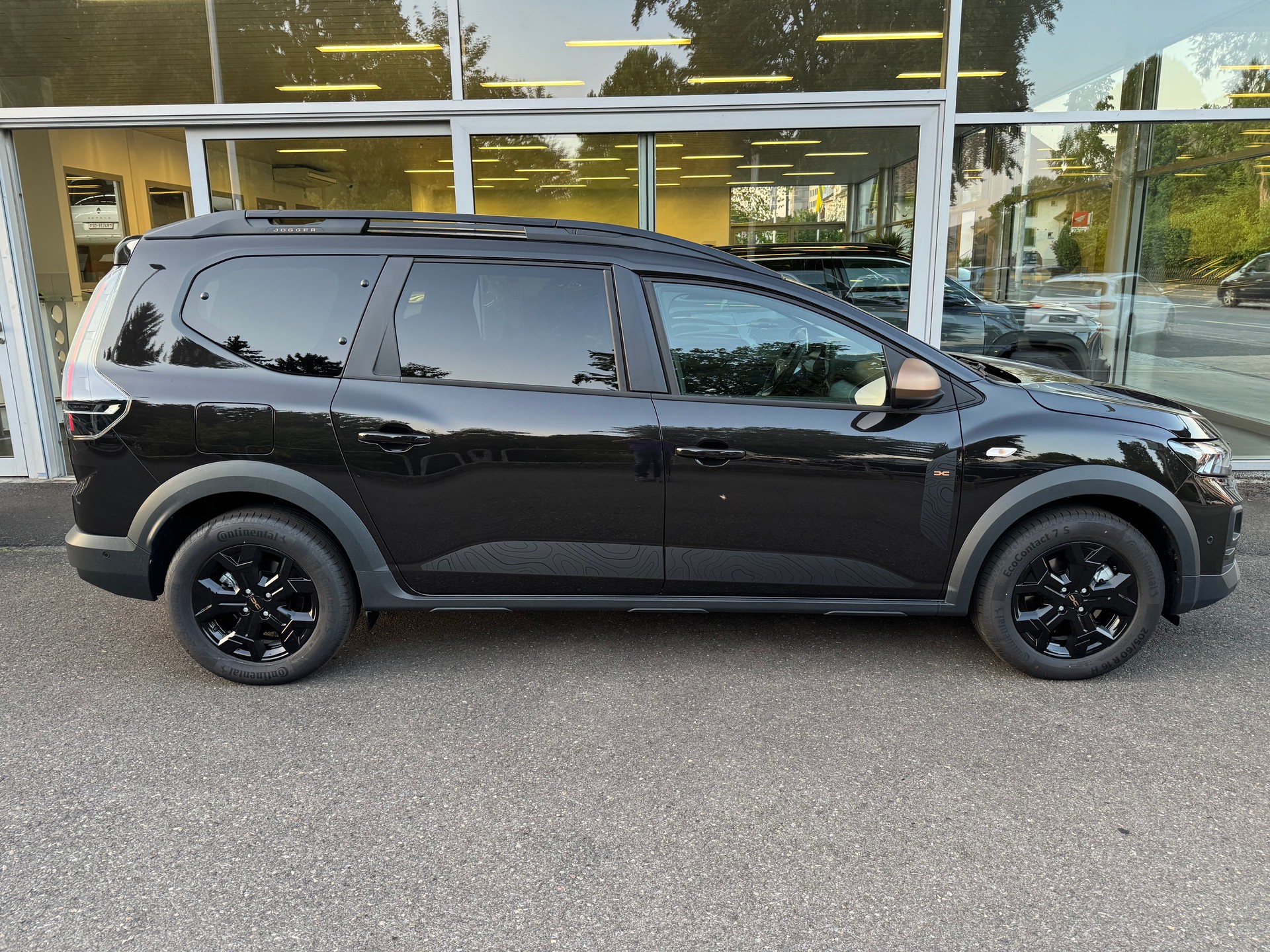 DACIA Jogger HEV 155 Extreme-image-1