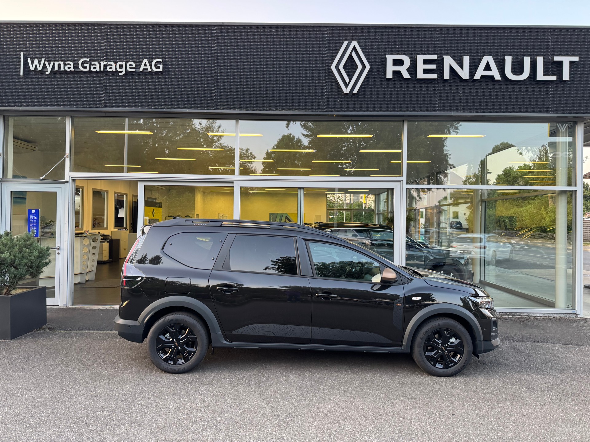 DACIA Jogger HEV 155 Extreme-image-0