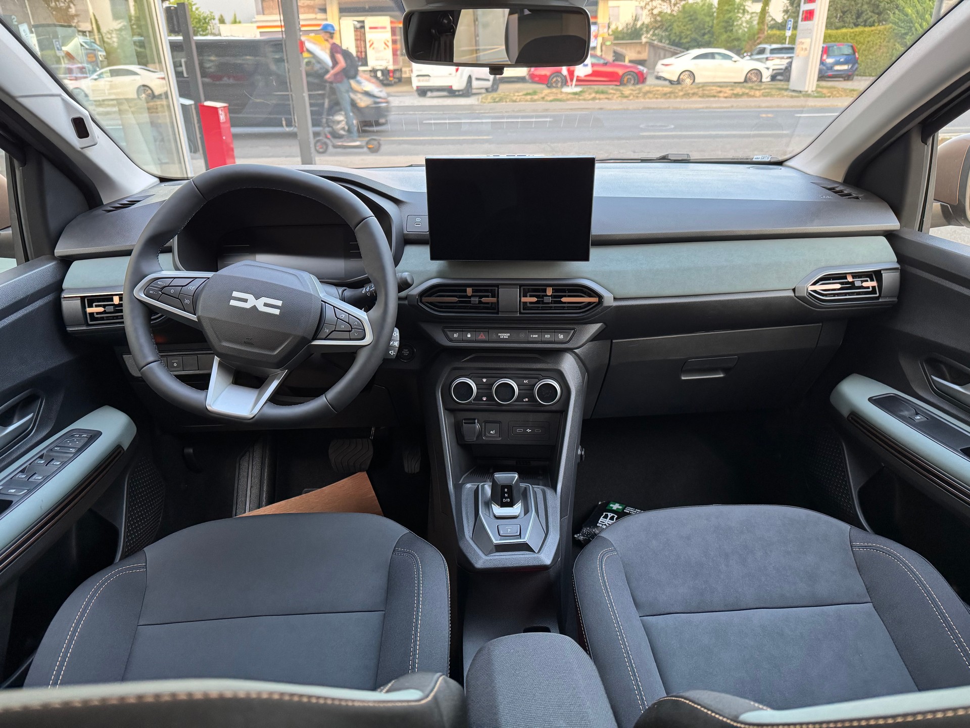DACIA Jogger HEV 155 Extreme-image-11
