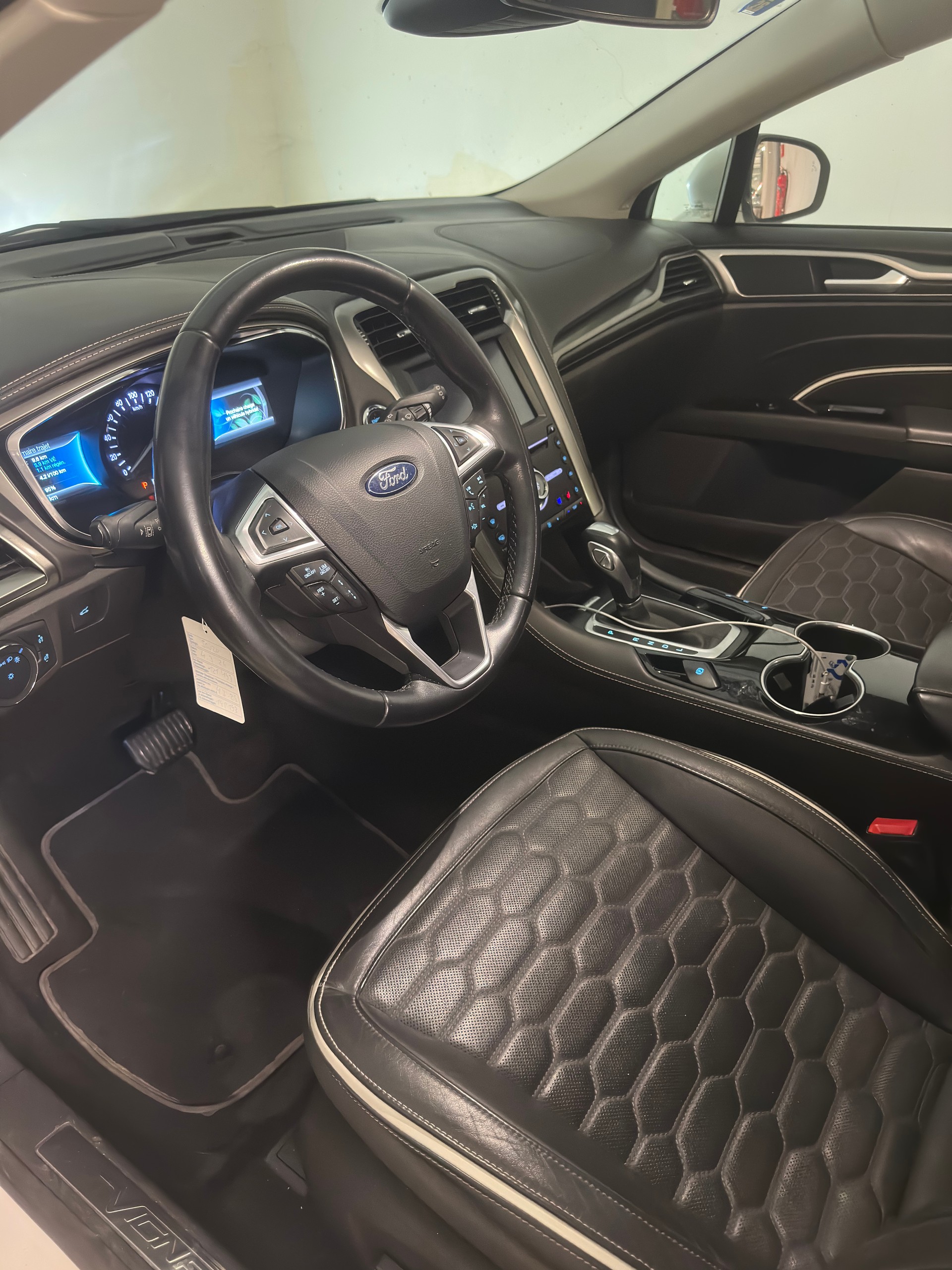 FORD 2.0 HEV 187 Vignale-image-3