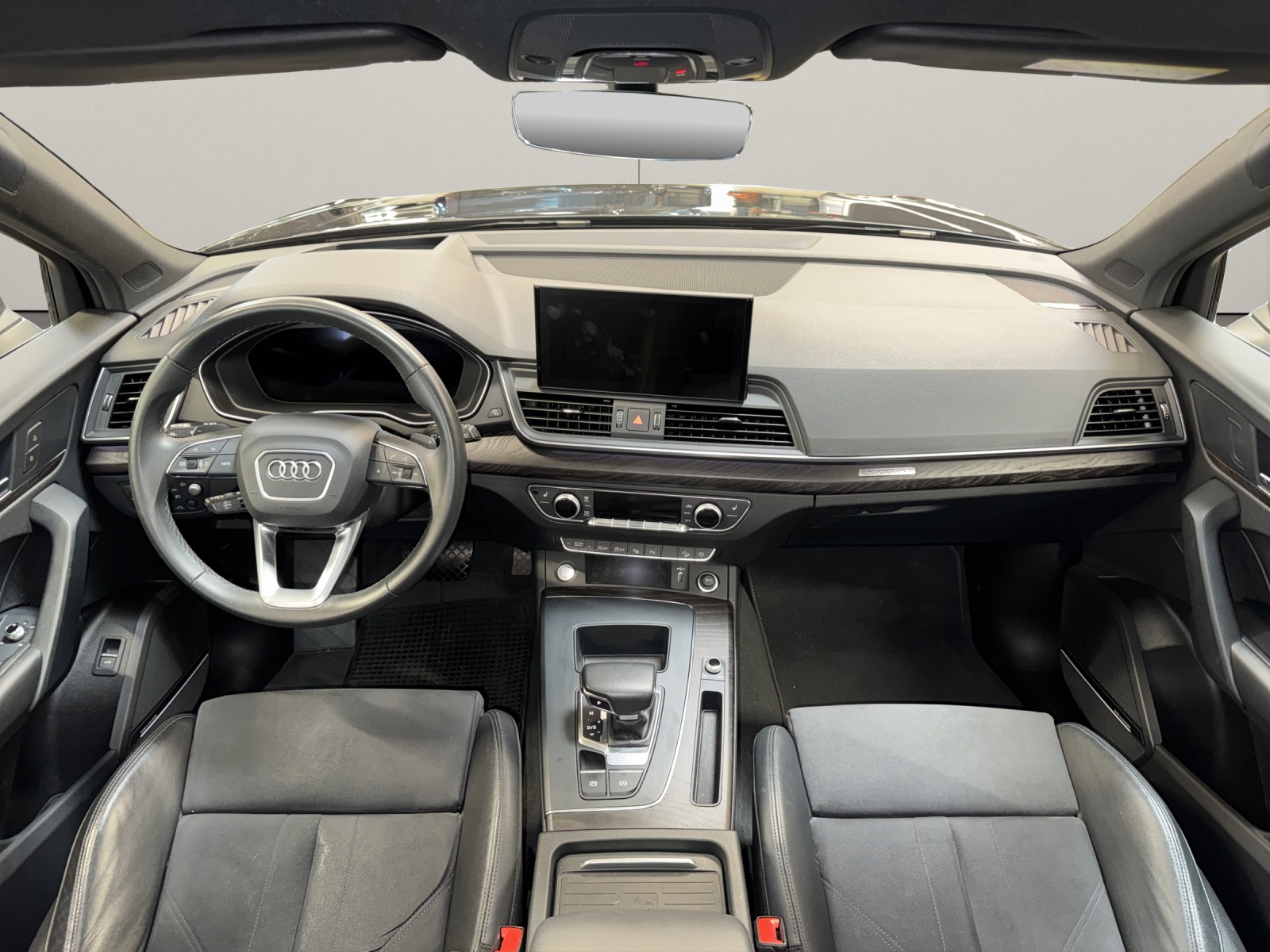 AUDI Q5 2.0 40 TDI quattro S-Tronic-image-8