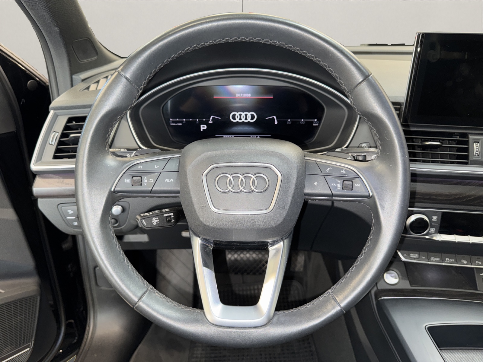 AUDI Q5 2.0 40 TDI quattro S-Tronic-image-7