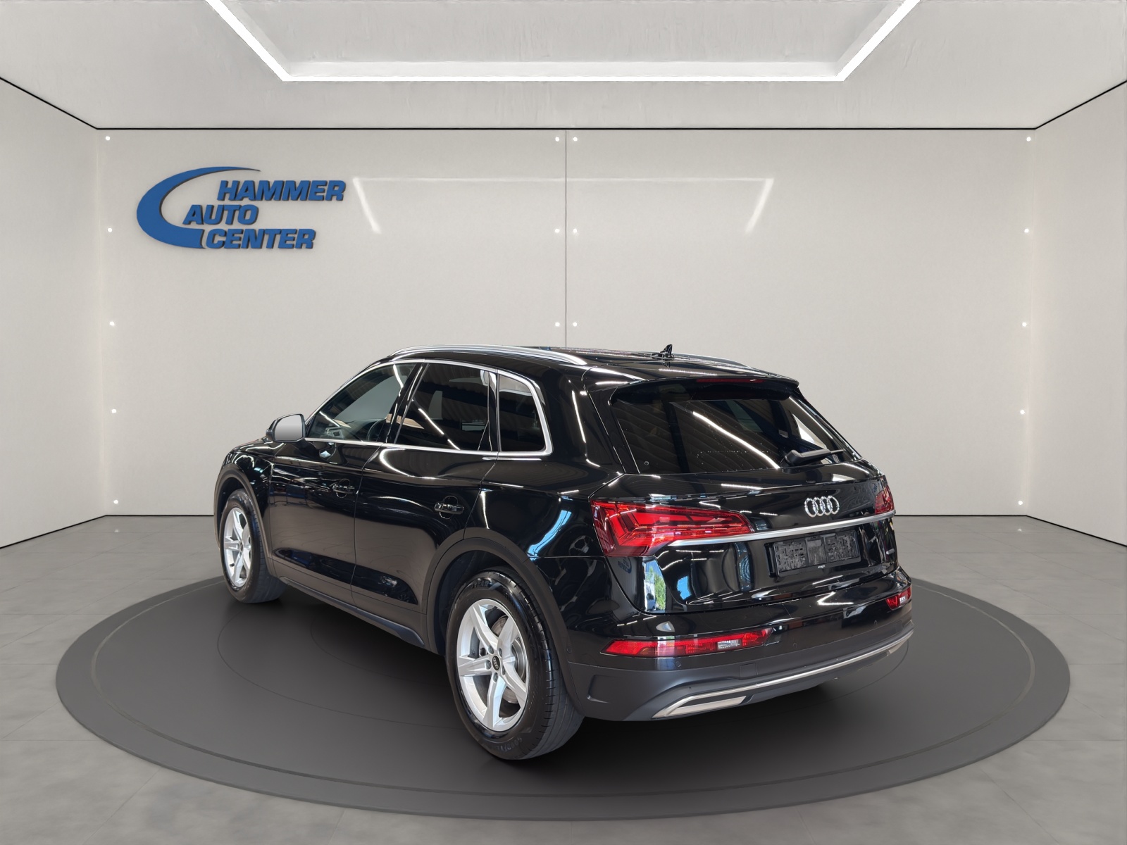AUDI Q5 2.0 40 TDI quattro S-Tronic-image-2
