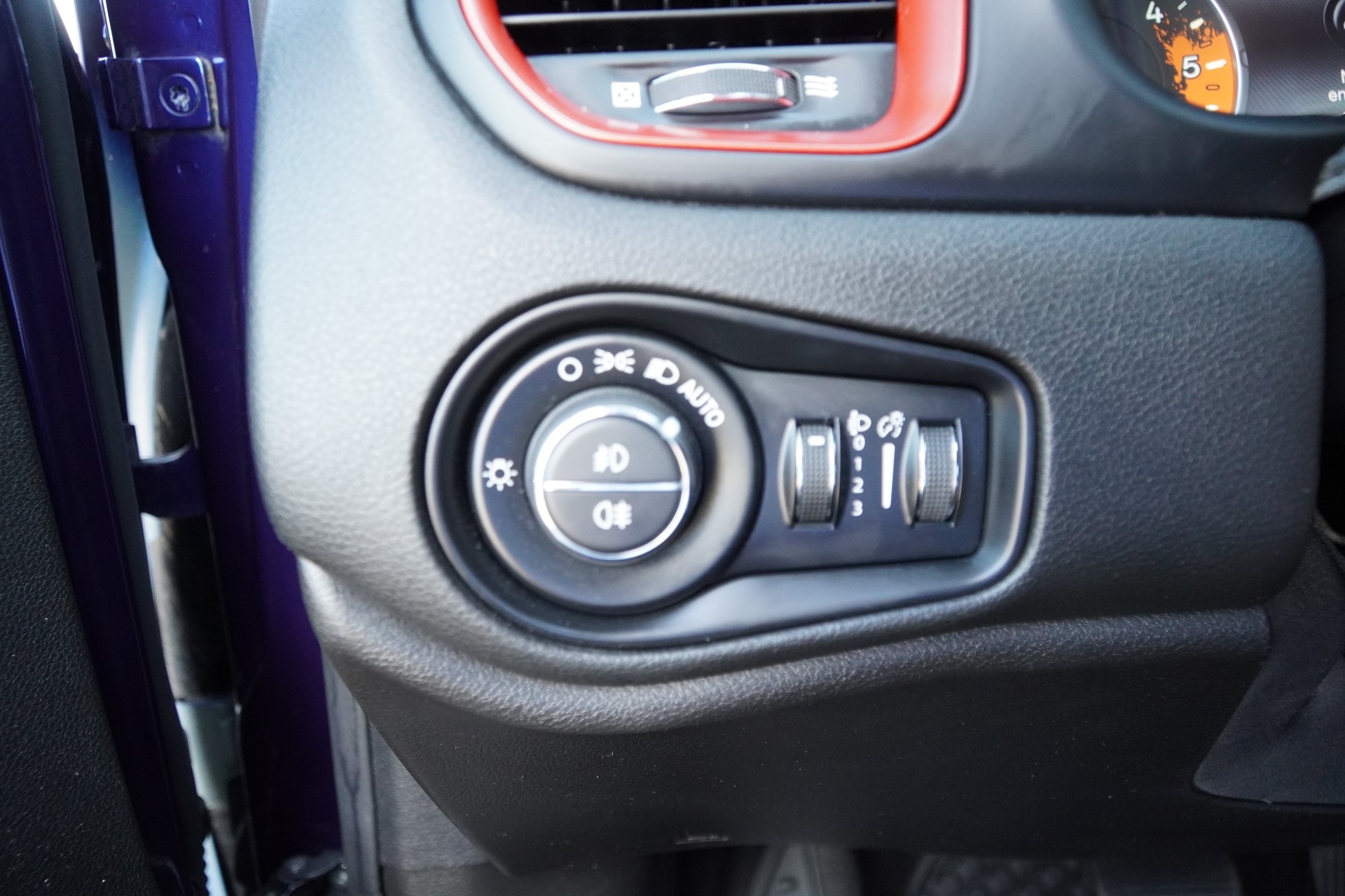 JEEP Renegade 2.0 CRD Trailhawk AWD + Low Range 9ATX-image-22