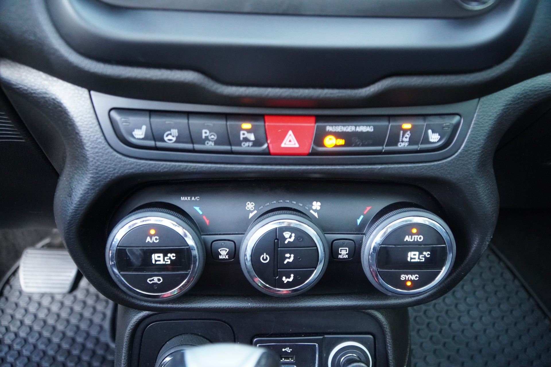JEEP Renegade 2.0 CRD Trailhawk AWD + Low Range 9ATX-image-18