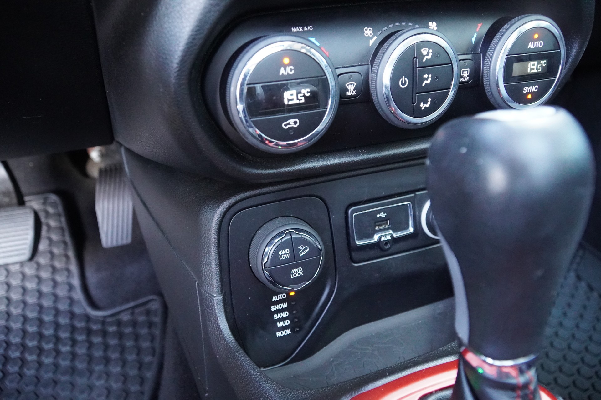 JEEP Renegade 2.0 CRD Trailhawk AWD + Low Range 9ATX-image-21