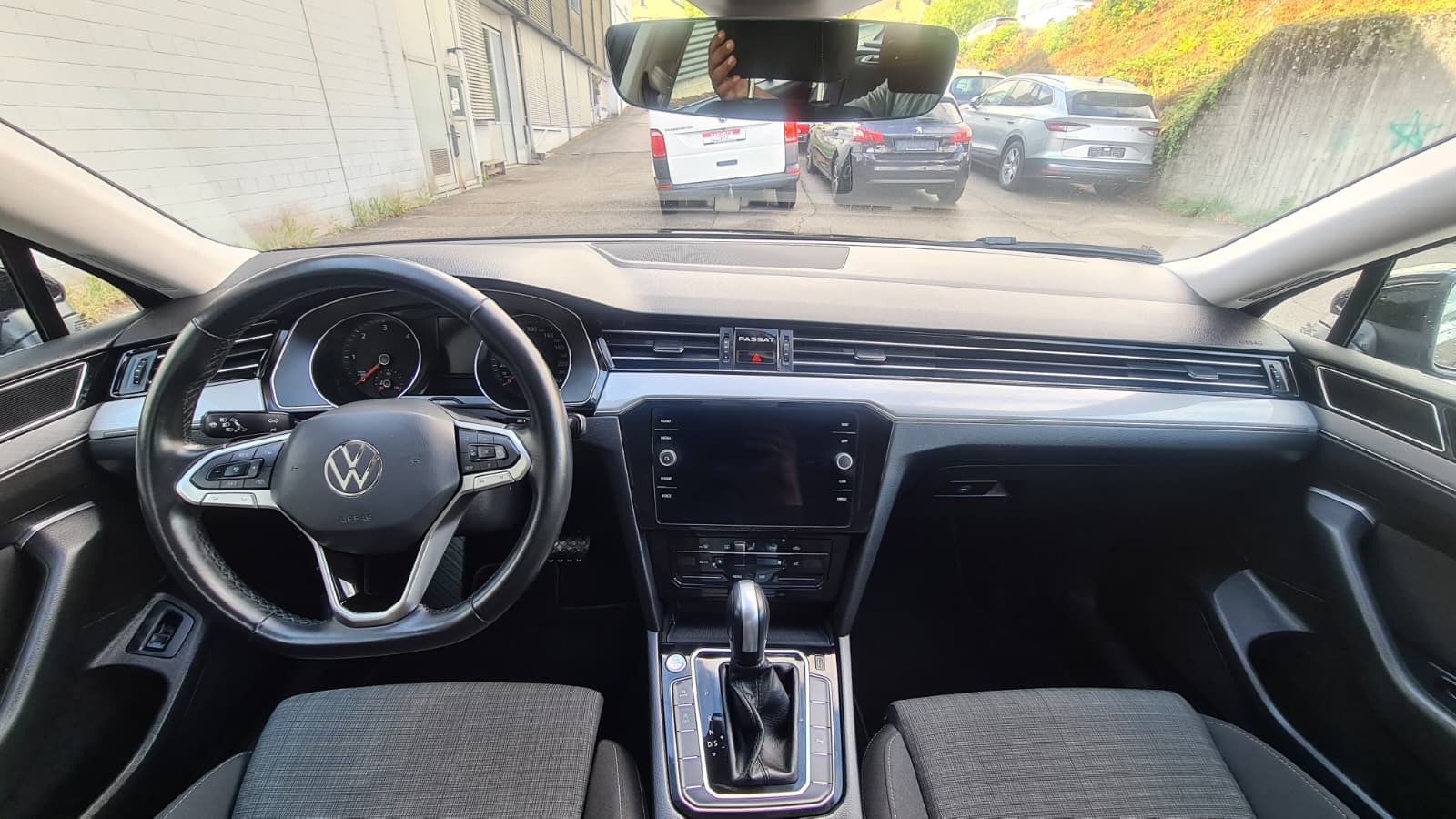 VW Passat Variant 2.0 TDI Business DSG ** Gr-Navi ** Abstandsregelsysteme ** Tempomat ** PDC V+H ** Frisch Ab MFK & Service **-image-15