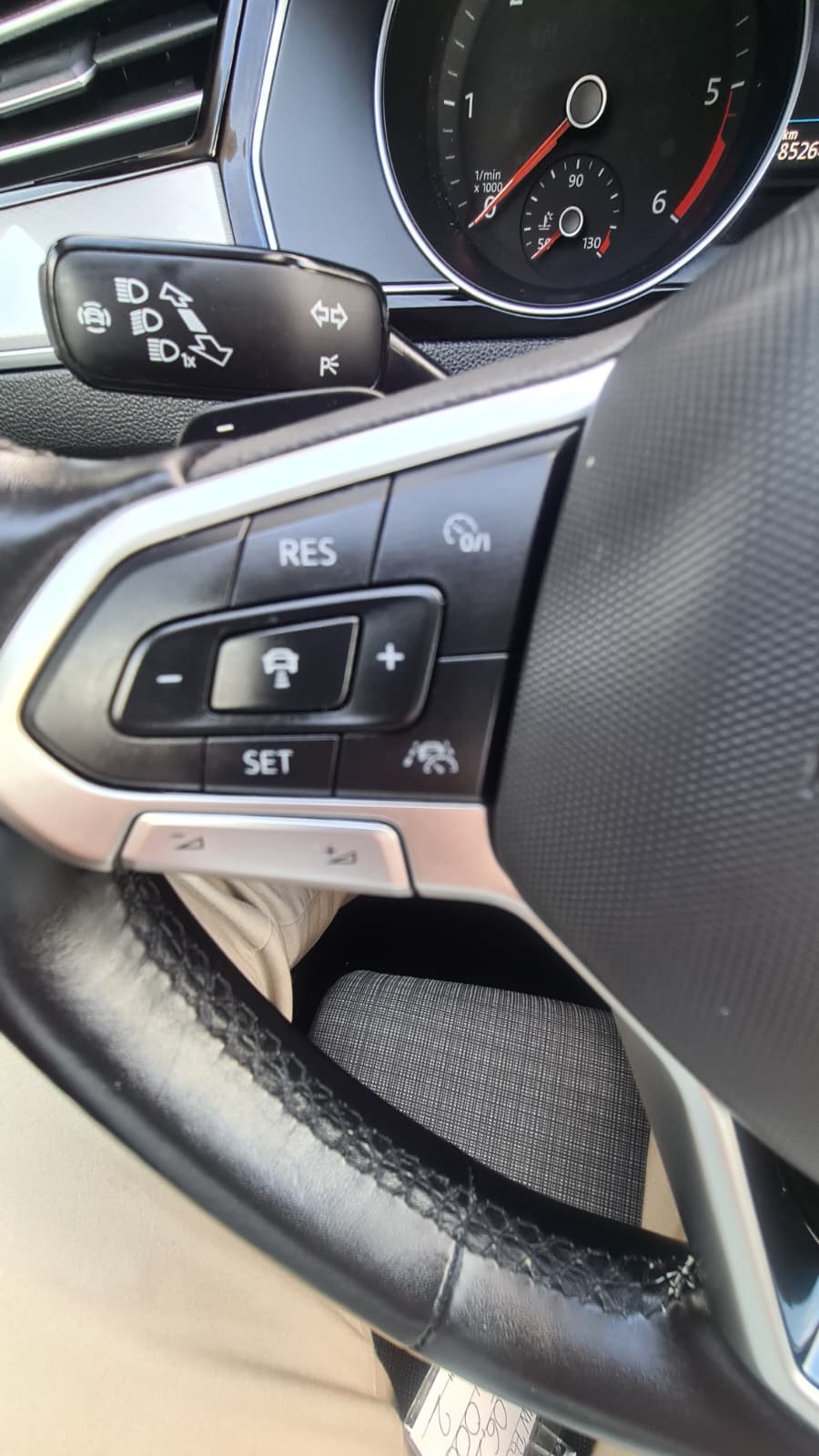 VW Passat Variant 2.0 TDI Business DSG ** Gr-Navi ** Abstandsregelsysteme ** Tempomat ** PDC V+H ** Frisch Ab MFK & Service **-image-10