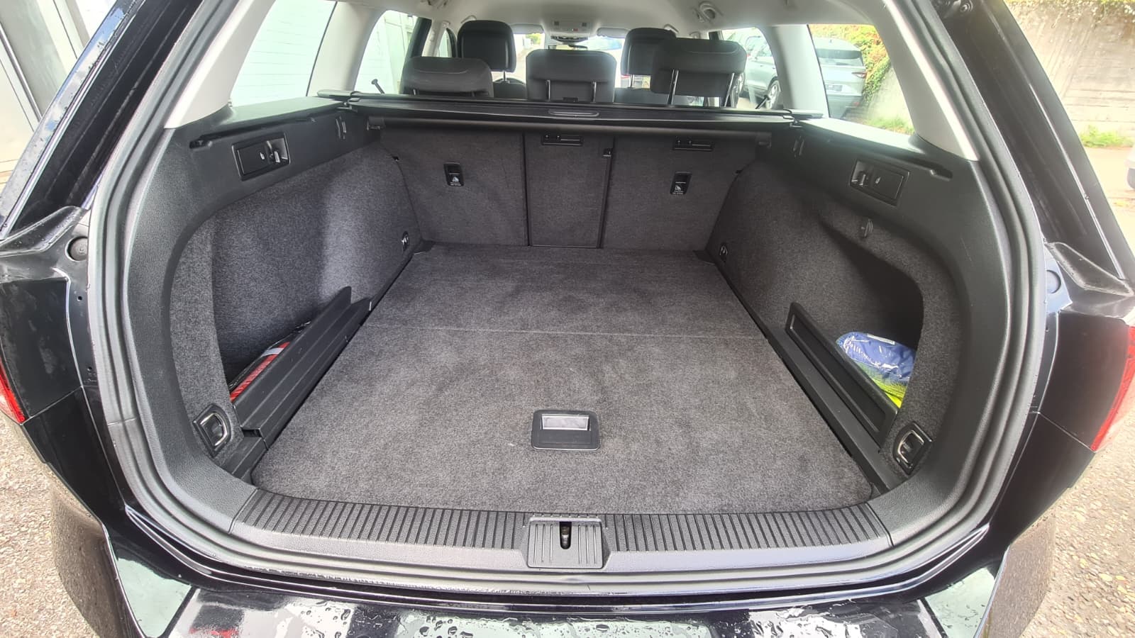 VW Passat Variant 2.0 TDI Business DSG ** Gr-Navi ** Abstandsregelsysteme ** Tempomat ** PDC V+H ** Frisch Ab MFK & Service **-image-8