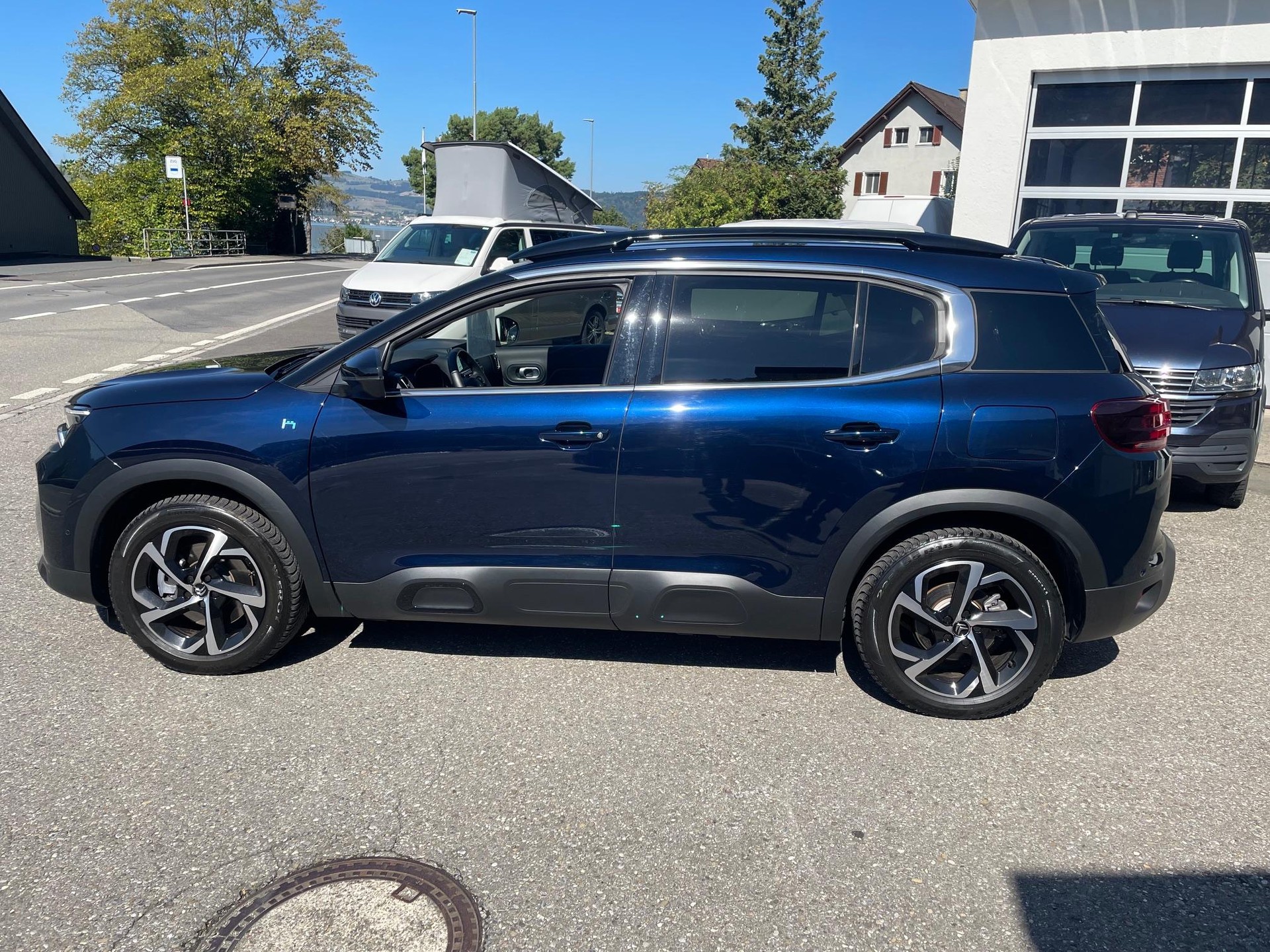 CITROEN C5 Aircross 1.6 Plug-in Hybrid Swiss Edition-image-3