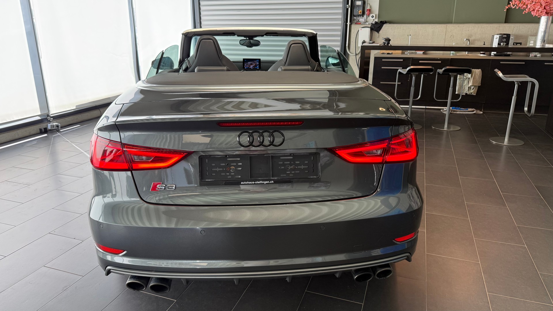AUDI S3 Cabriolet 2.0 T FSI quattro S-Tronic-image-18