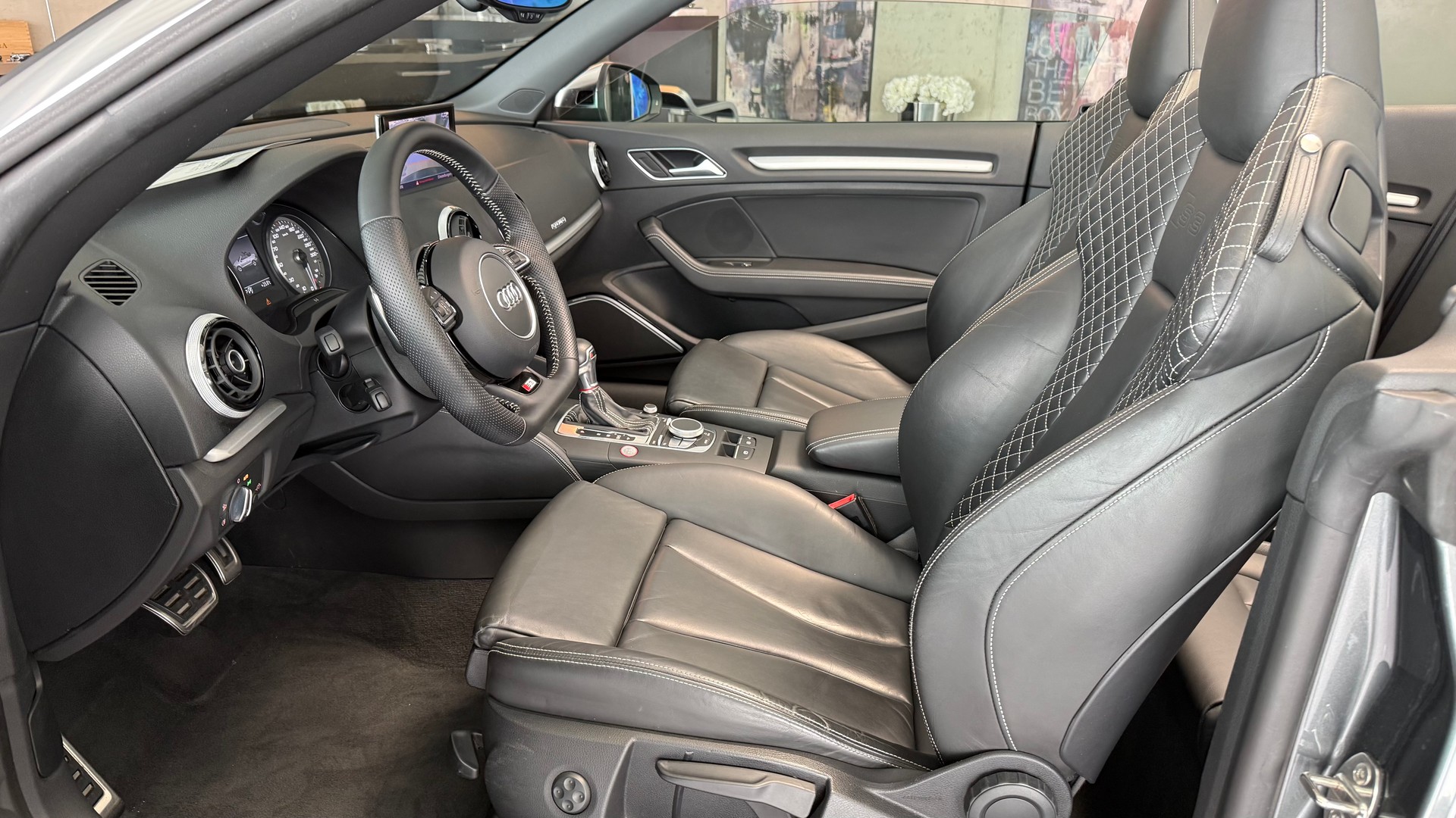AUDI S3 Cabriolet 2.0 T FSI quattro S-Tronic-image-10