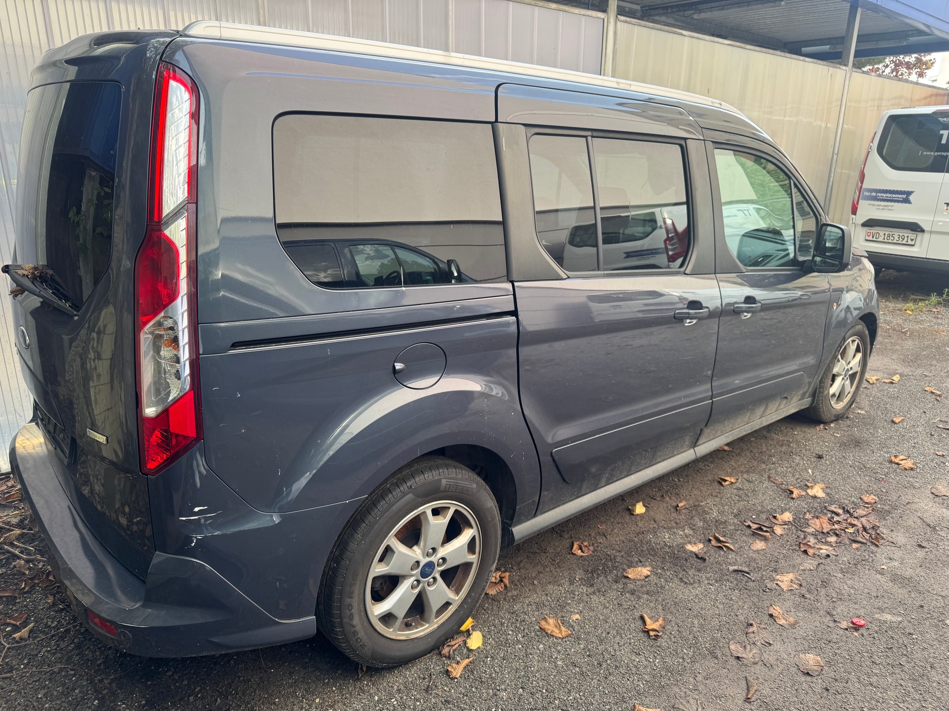 FORD Grand Tourneo Connect 1.6 SCTi Trend Automatic-image-6