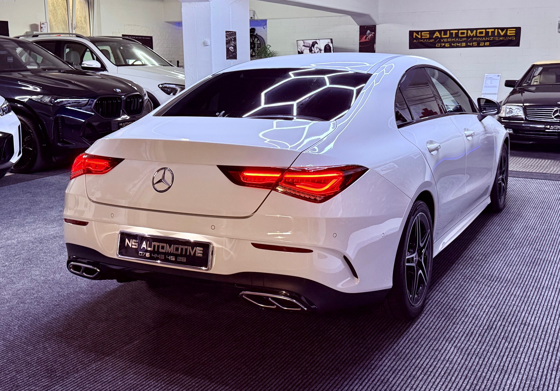 MERCEDES-BENZ CLA 180 AMG Line 7G-DCT-image-3