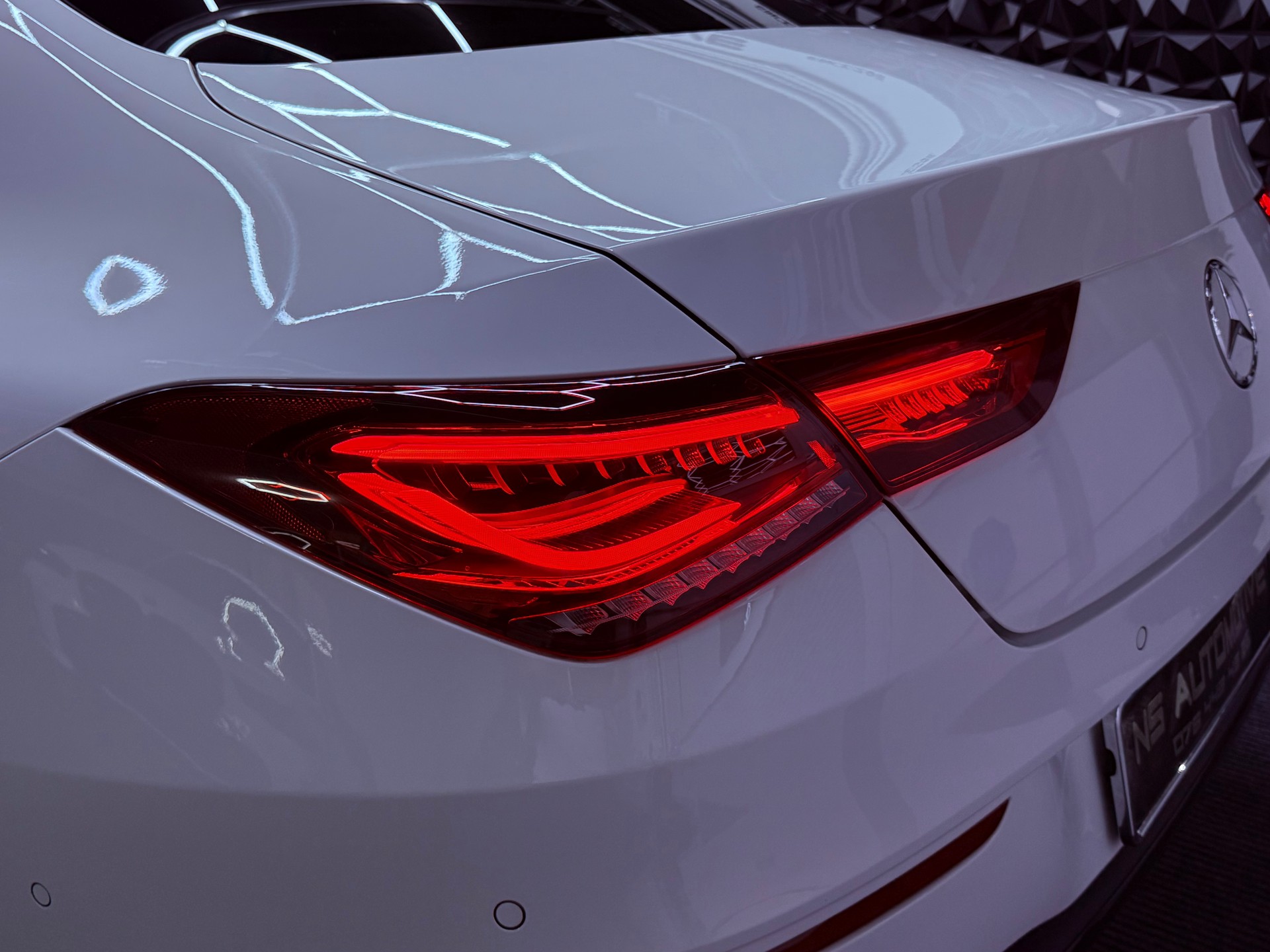 MERCEDES-BENZ CLA 180 AMG Line 7G-DCT-image-8