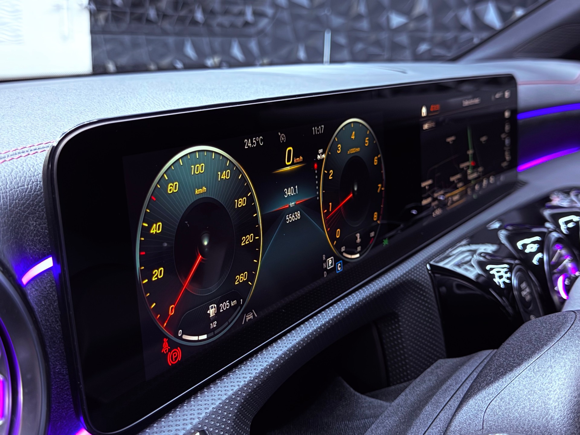 MERCEDES-BENZ CLA 180 AMG Line 7G-DCT-image-28