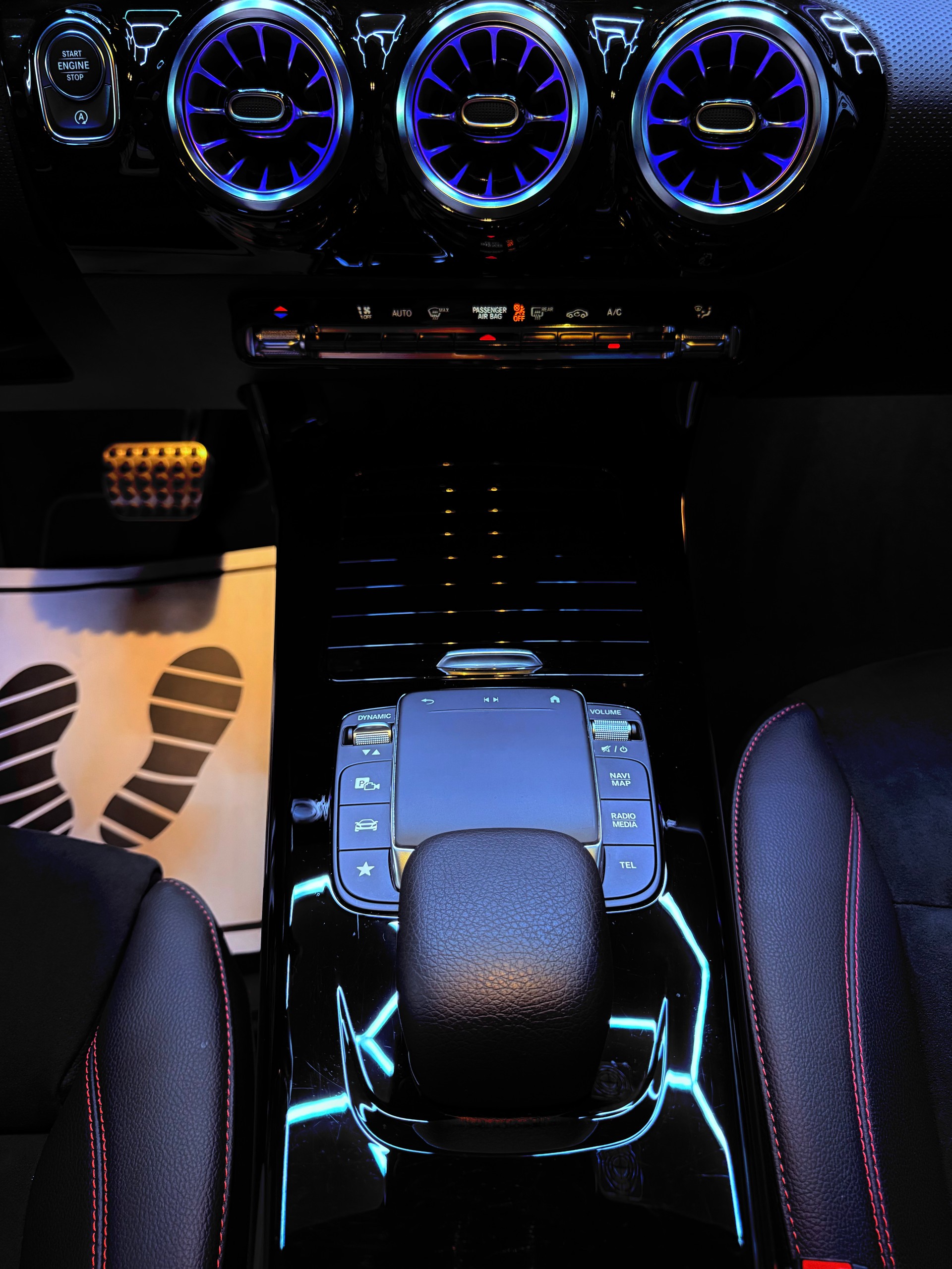 MERCEDES-BENZ CLA 180 AMG Line 7G-DCT-image-16