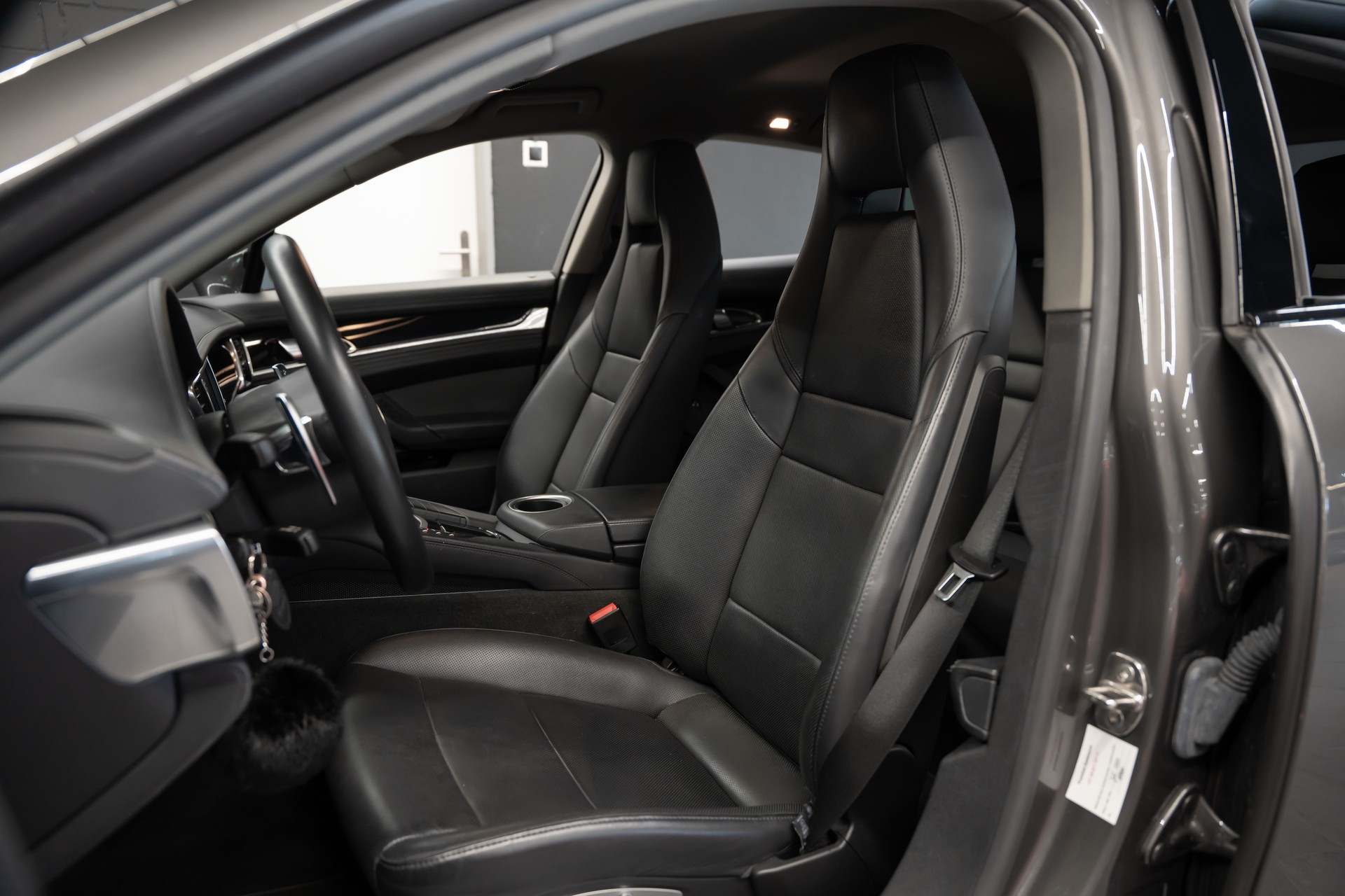 PORSCHE Panamera 4 3.6 PDK-image-10