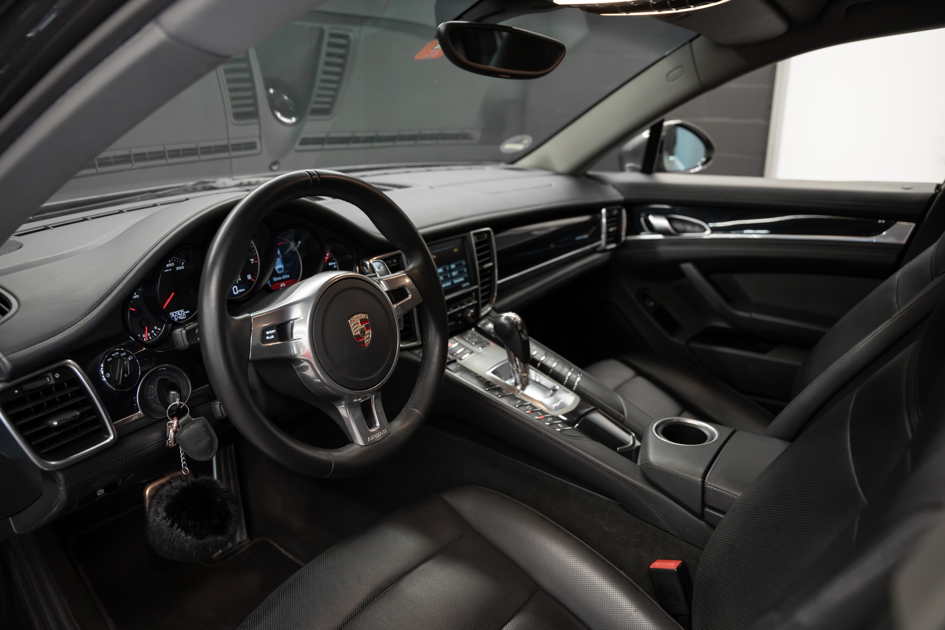 PORSCHE Panamera 4 3.6 PDK-image-9